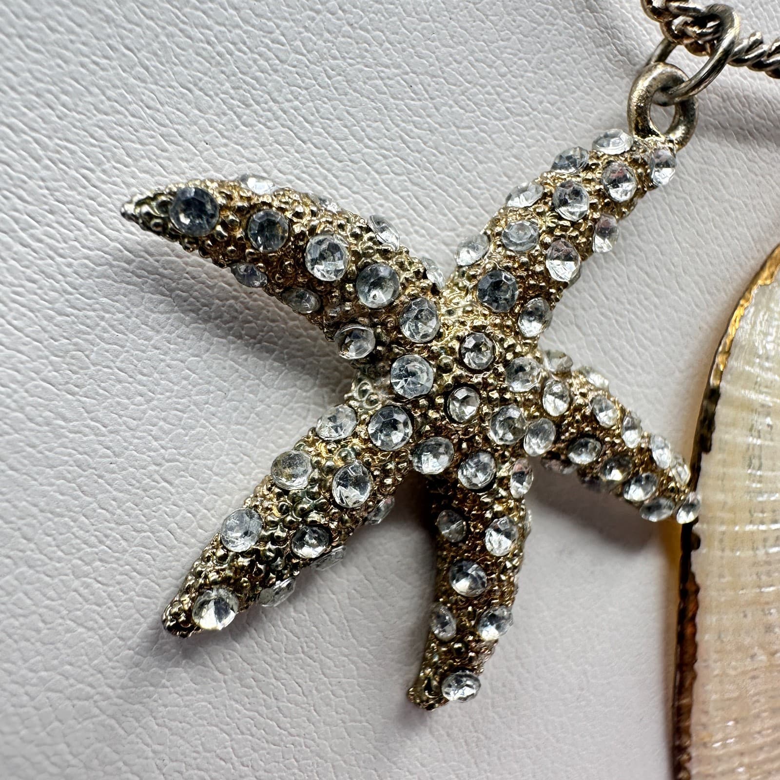 Vintage 90s Nautical Starfish Shell Charm Necklace Gold Tone Glass Boho Jewelry - Thumbnail 5