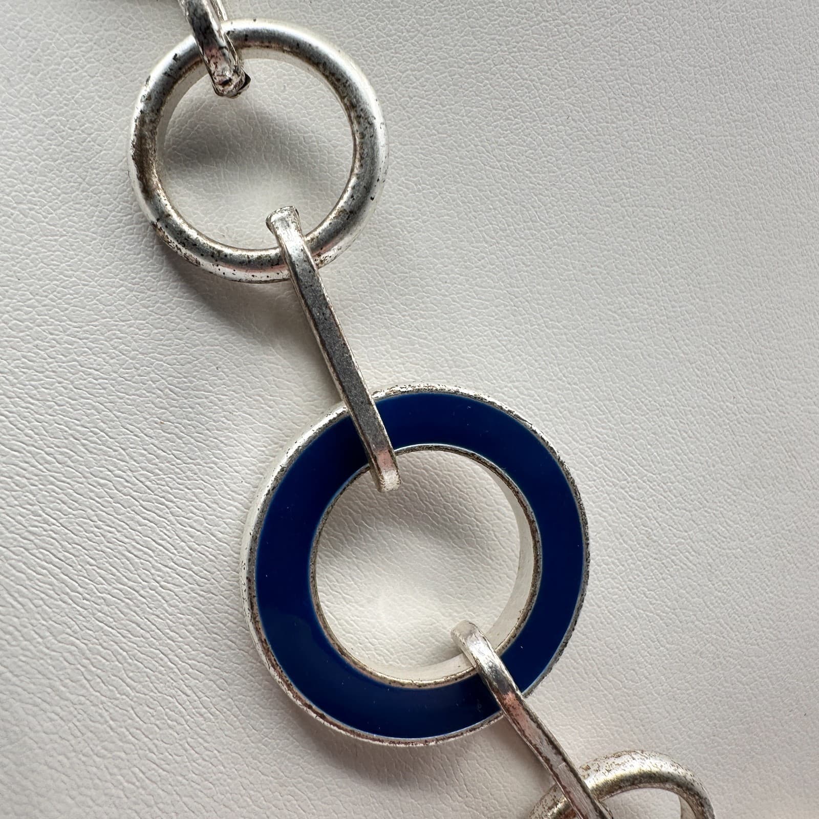 Vintage 90s Silver Tone Enamel Circle Link Statement Necklace Classic Jewelry - Thumbnail 4