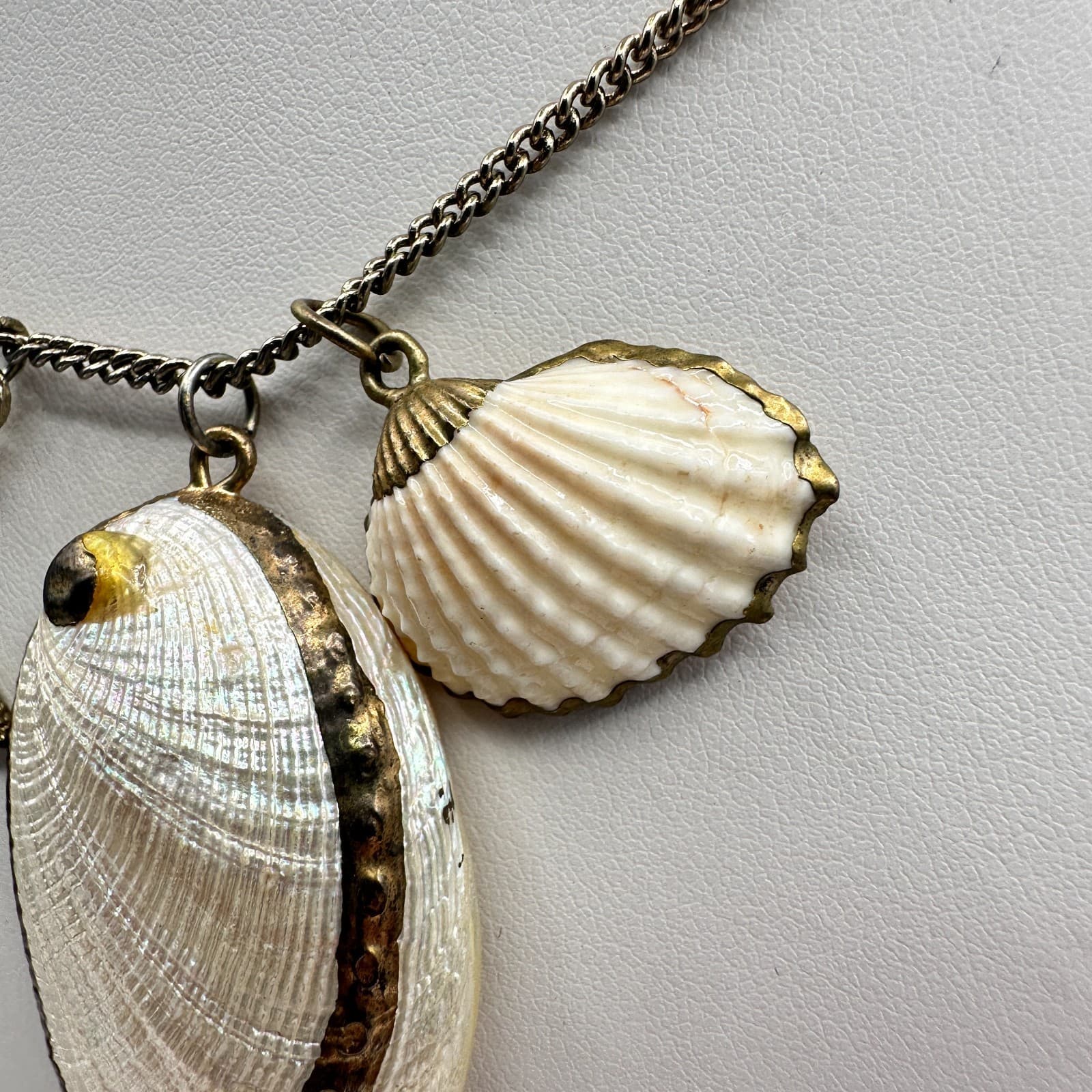 Vintage 90s Nautical Starfish Shell Charm Necklace Gold Tone Glass Boho Jewelry - Thumbnail 7