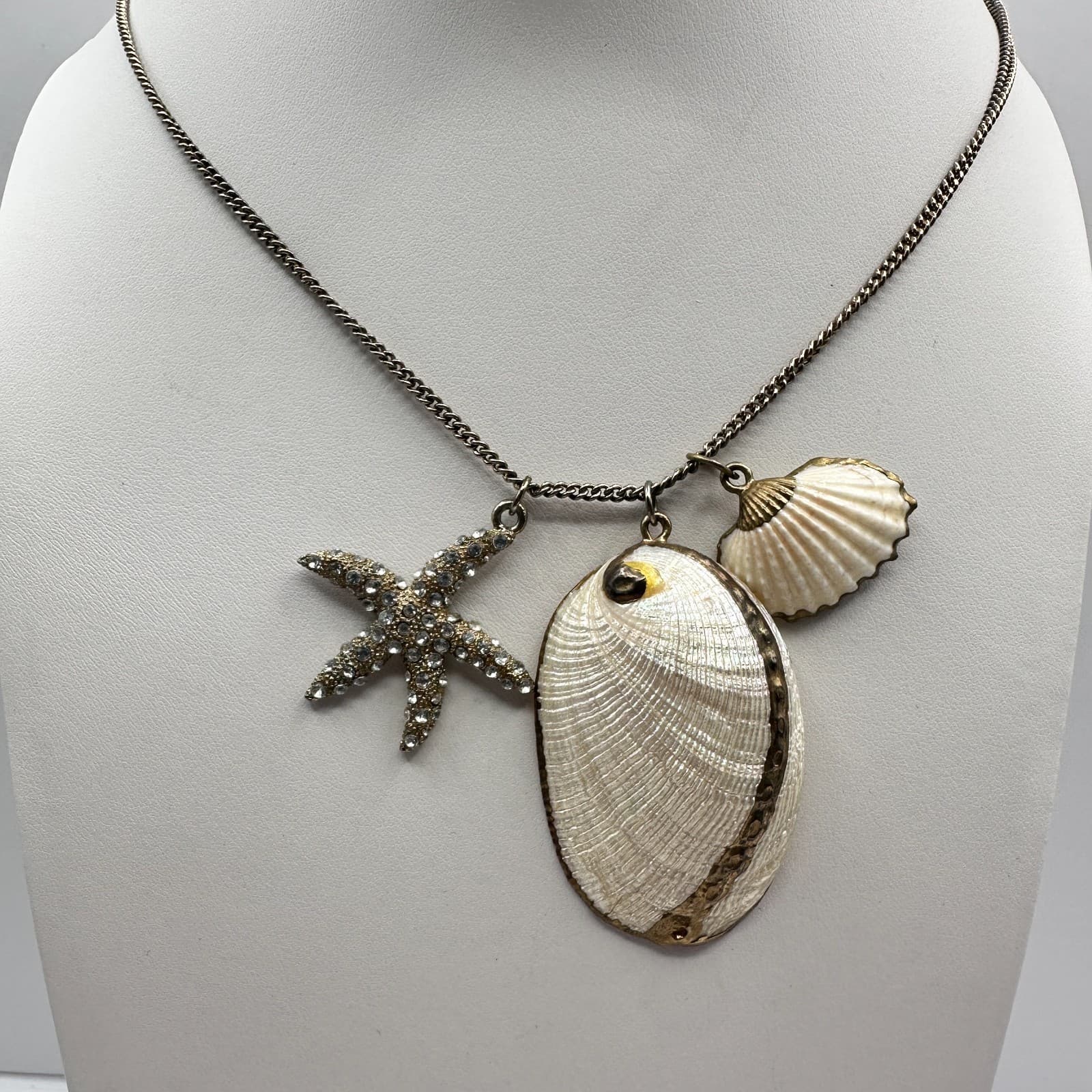 Vintage 90s Nautical Starfish Shell Charm Necklace Gold Tone Glass Boho Jewelry - Thumbnail 8