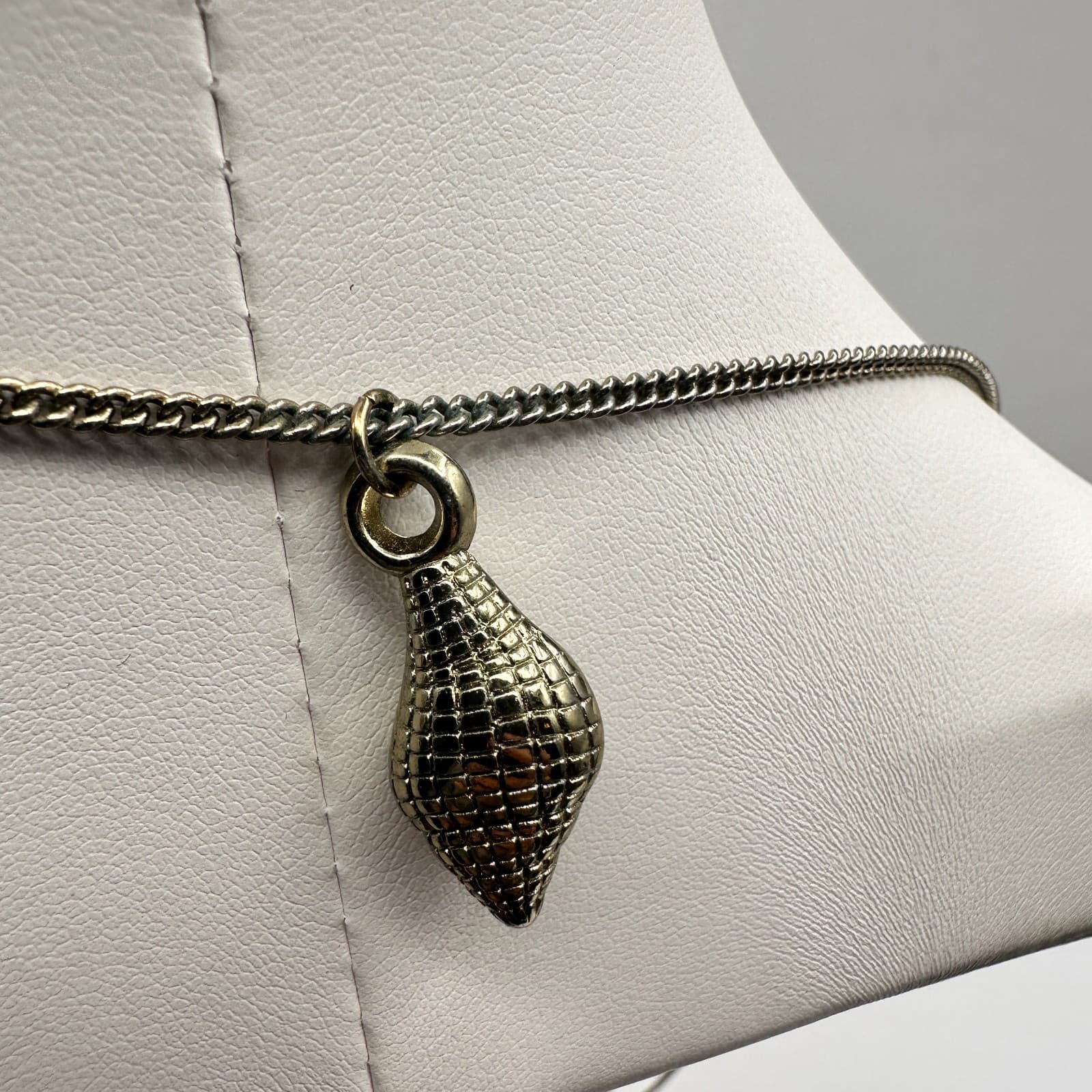 Vintage 90s Nautical Starfish Shell Charm Necklace Gold Tone Glass Boho Jewelry - Thumbnail 9