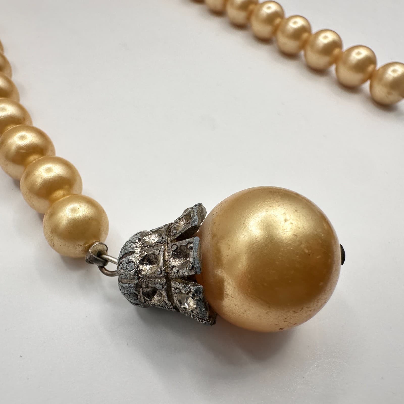 Vintage 90s Gold Tone Faux Pearl Lariat Necklace Statement Fashion Jewelry - Thumbnail 5