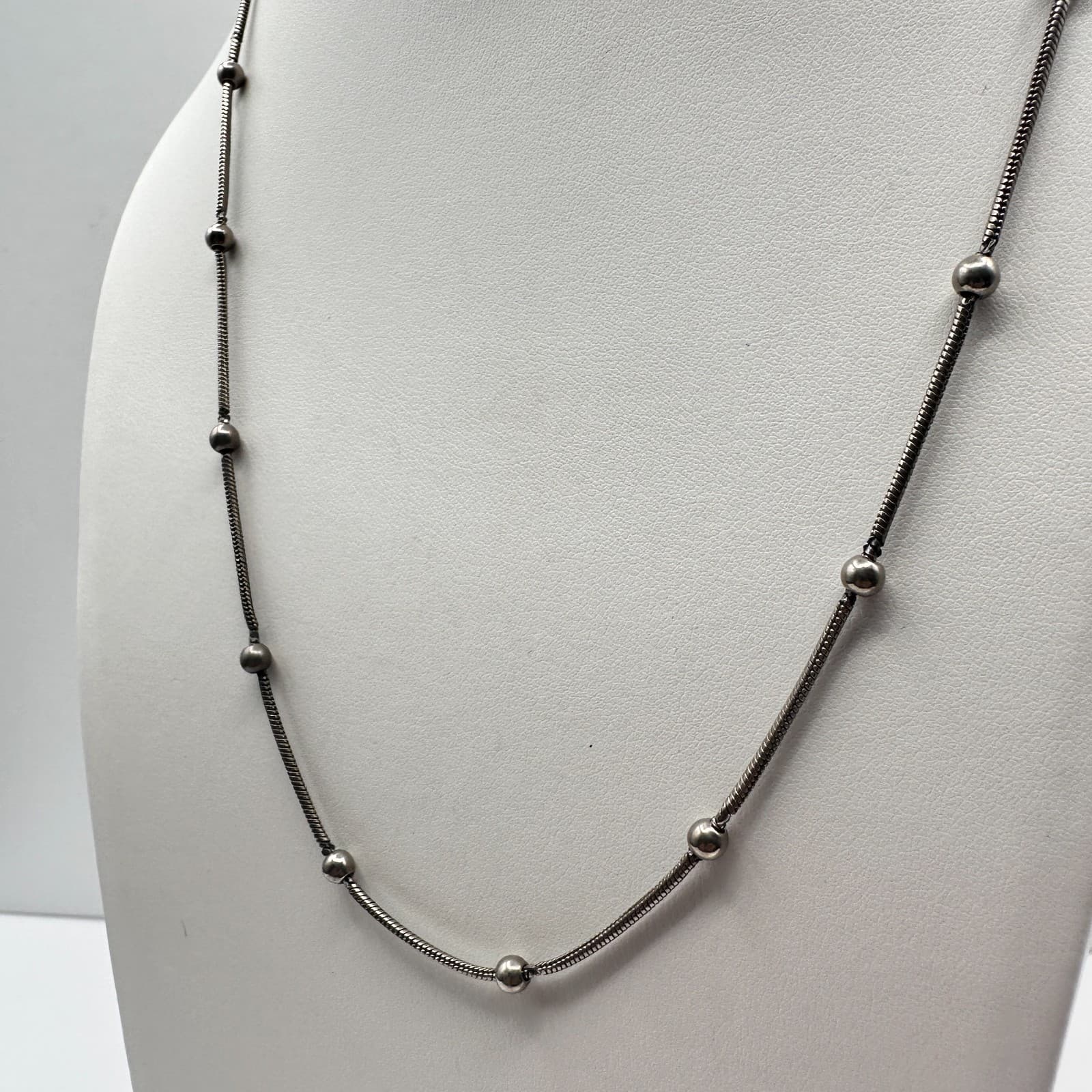Vintage 90s Silver Tone Snake Chain Necklace Minimalist Station Beaded Jewelry - Thumbnail 7