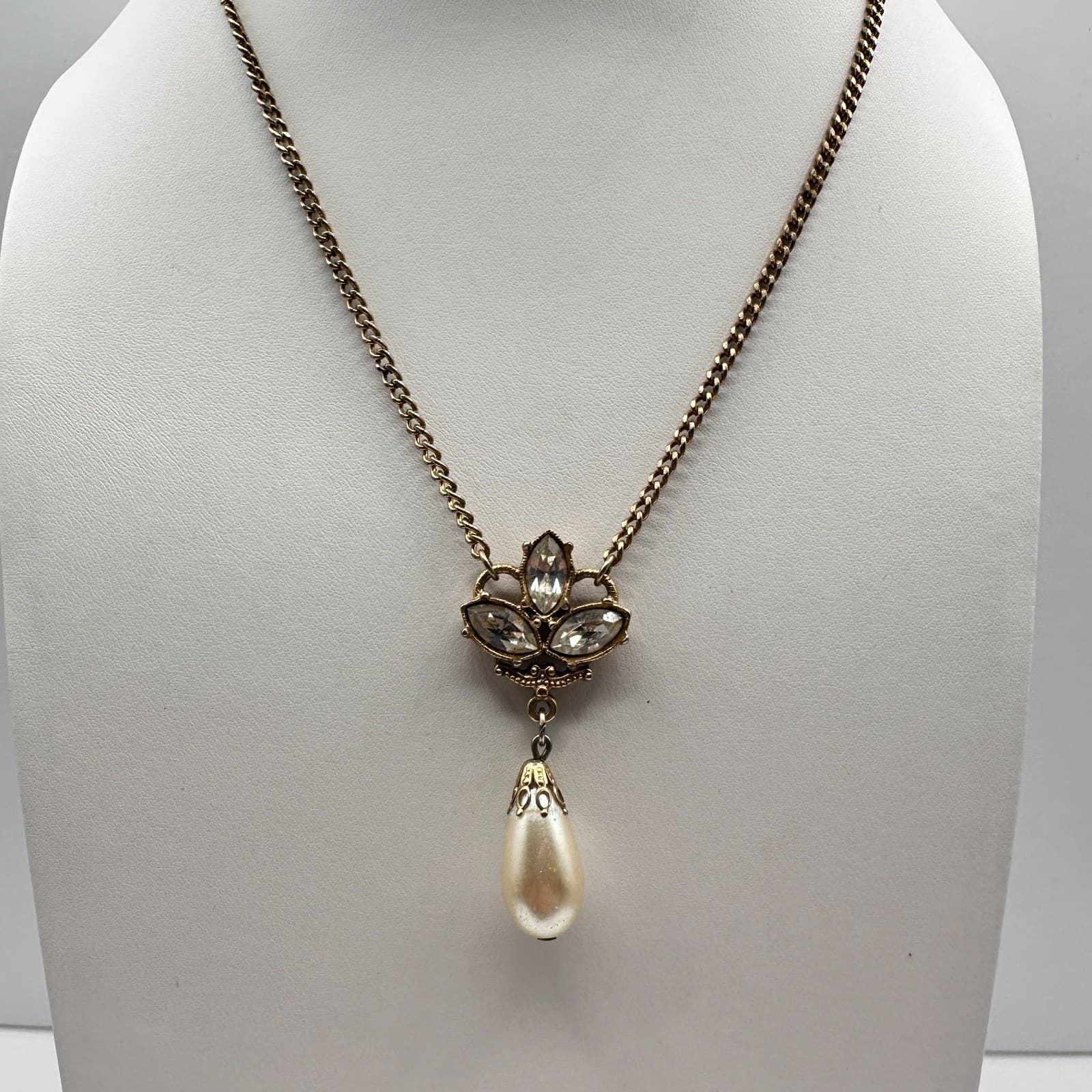 Vintage 90s Gold Tone Faux Pearl Teardrop Marquise Rhinestone Pendant Necklace - Thumbnail 3