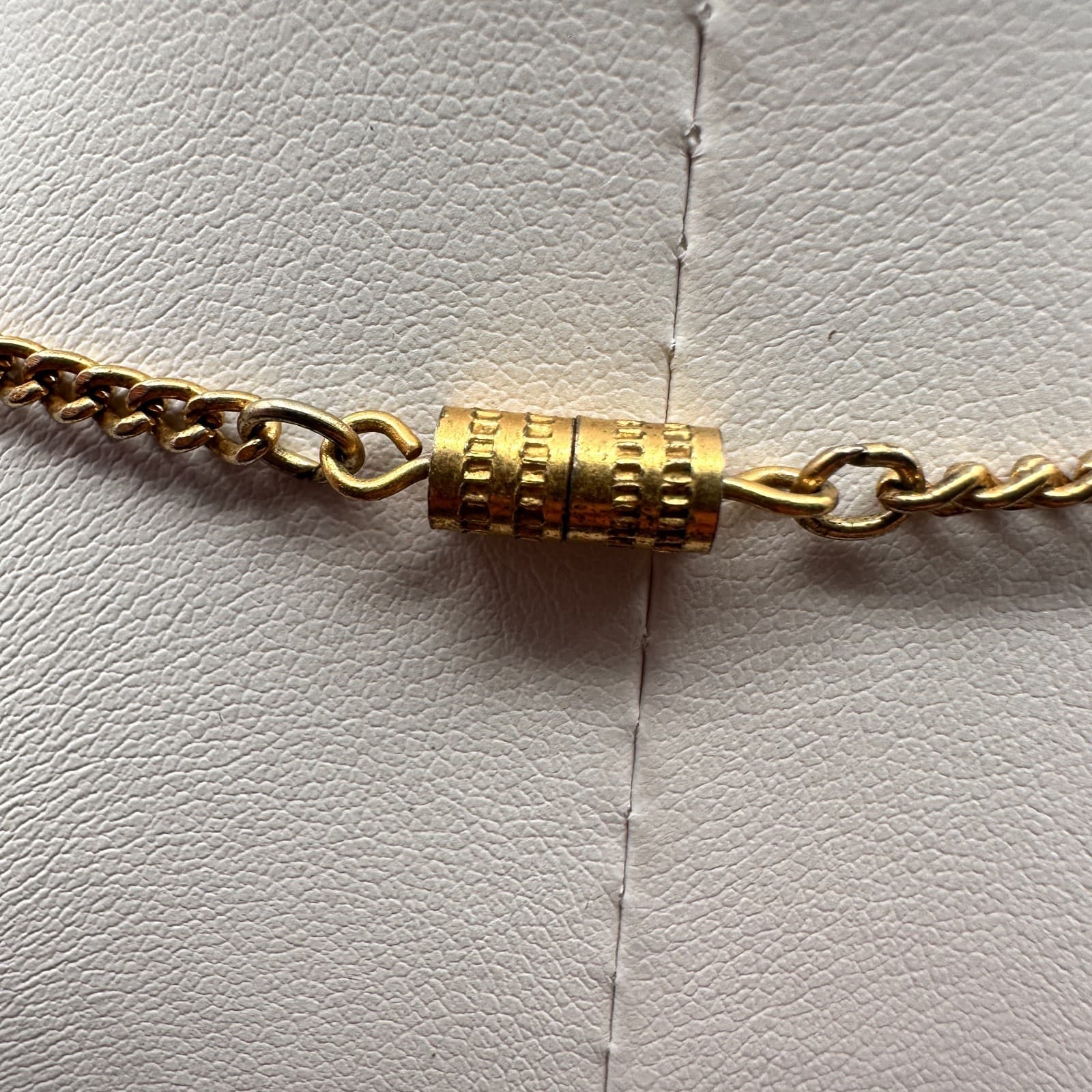 Vintage 90s Gold Tone Faux Pearl Teardrop Marquise Rhinestone Pendant Necklace - Thumbnail 7