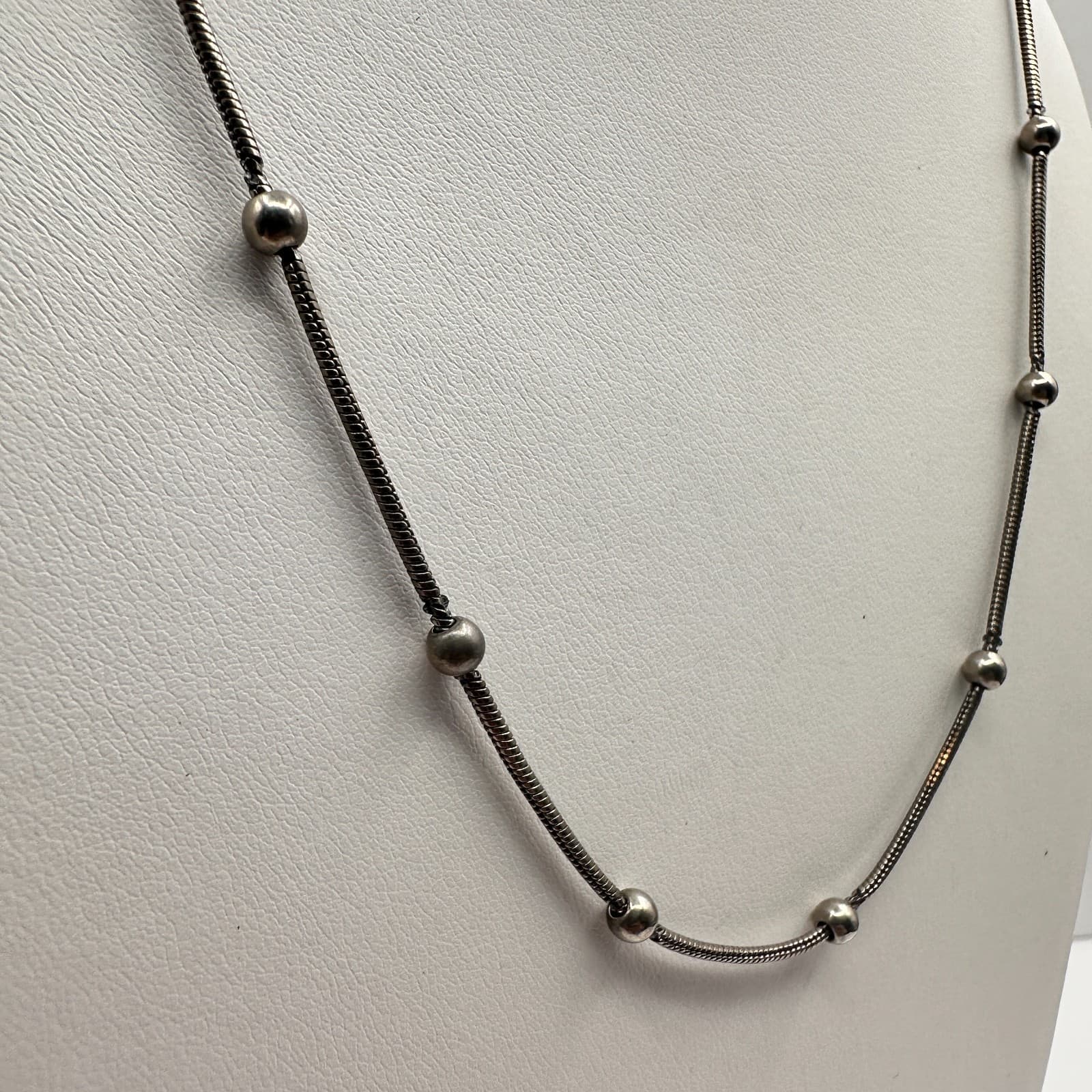 Vintage 90s Silver Tone Snake Chain Necklace Minimalist Station Beaded Jewelry - Thumbnail 4