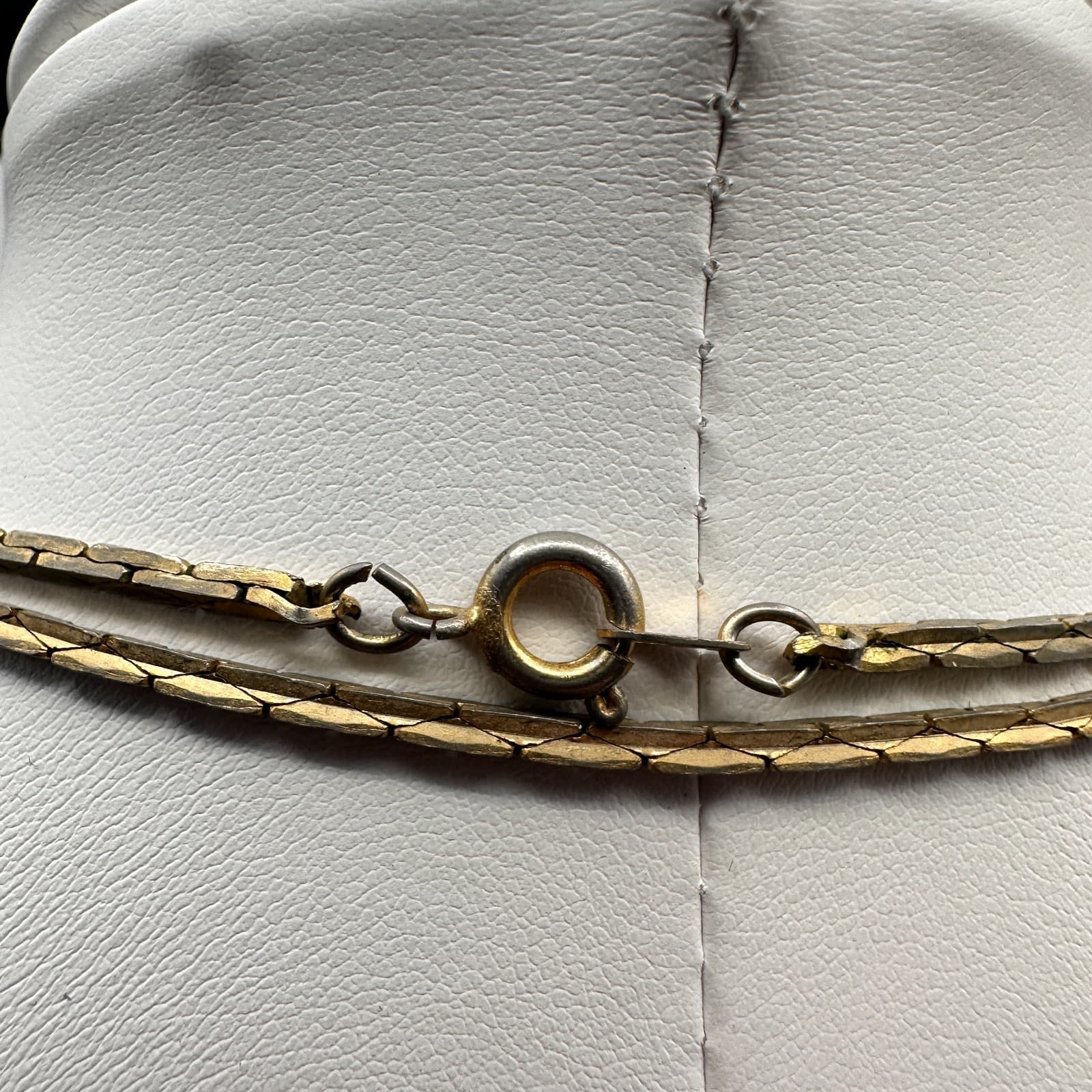 Vintage 90s Gold Tone Herringbone Double Strand Necklace Minimalist Fashion - Thumbnail 8