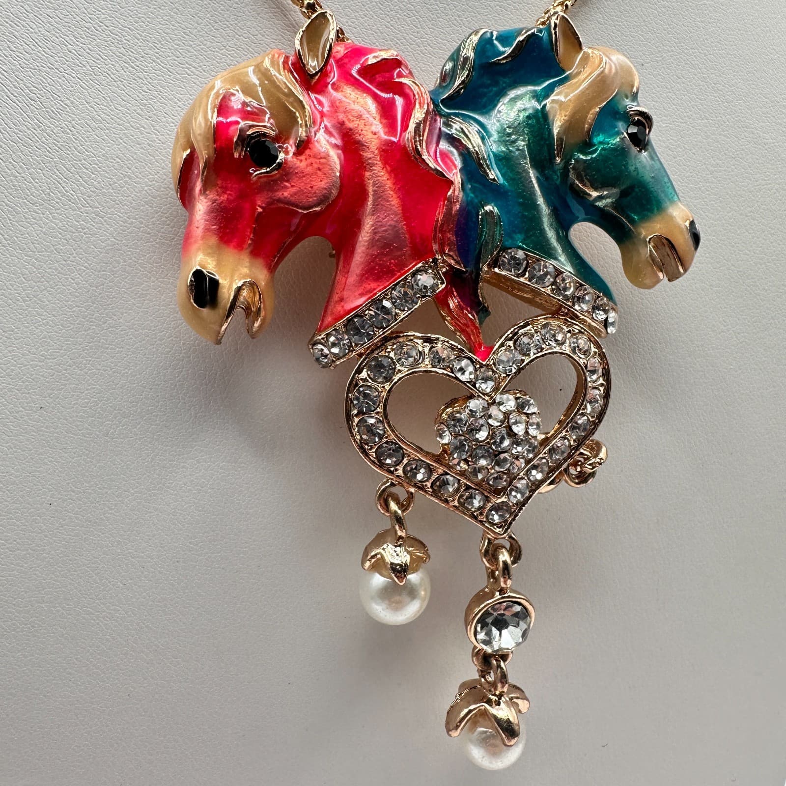 Vintage Y2k Betsy Johnson Rhinestone Pearl Horse Head Heart Pendant Necklace - Thumbnail 4