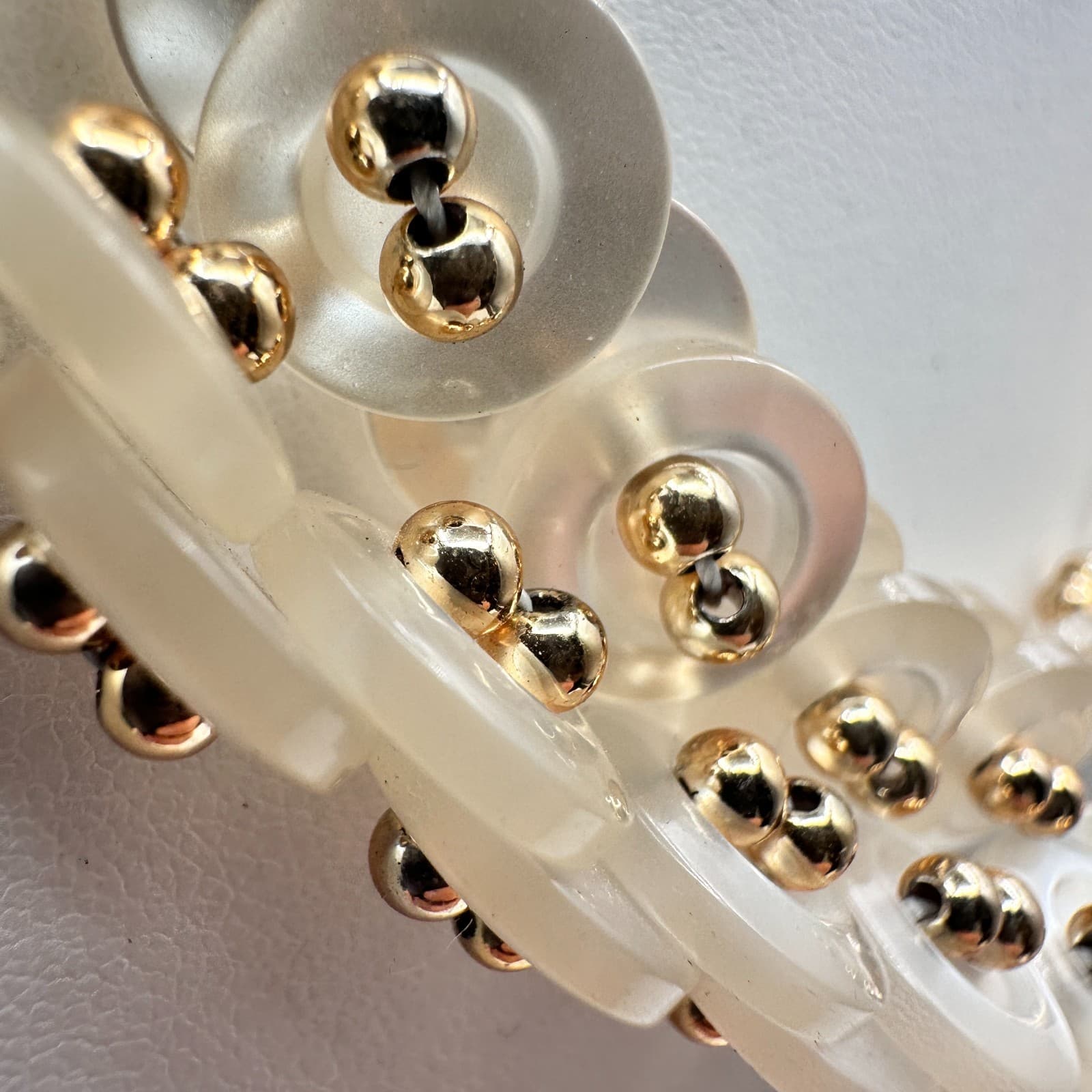 Vintage 90s White MOP Shell Button Collar Necklace Gold Tone Beads Runway Style - Thumbnail 4