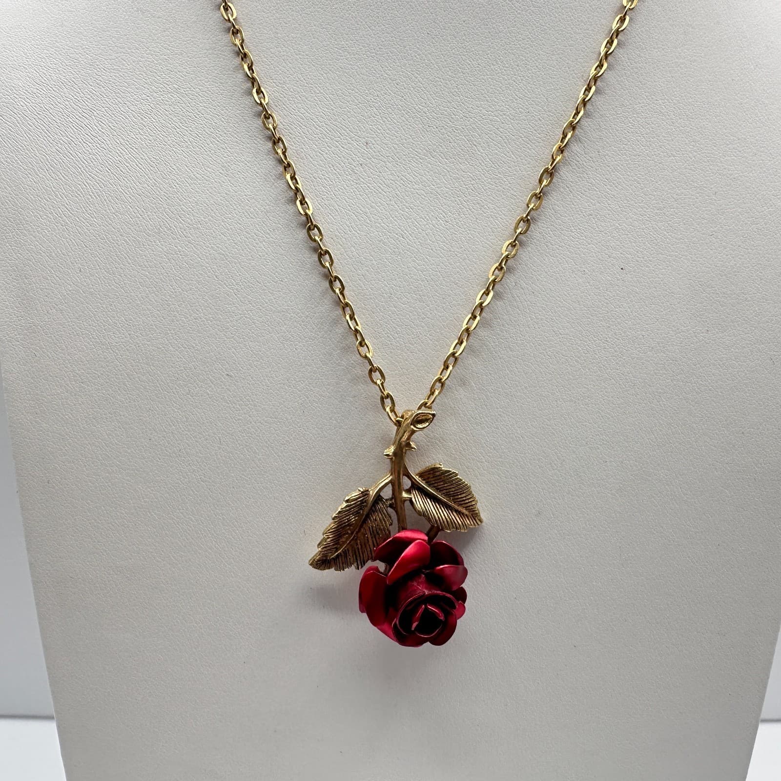 Vintage 80s Red Enamel Rose Necklace Gold Tone Floral Pendant Romantic Jewelry - Thumbnail 4