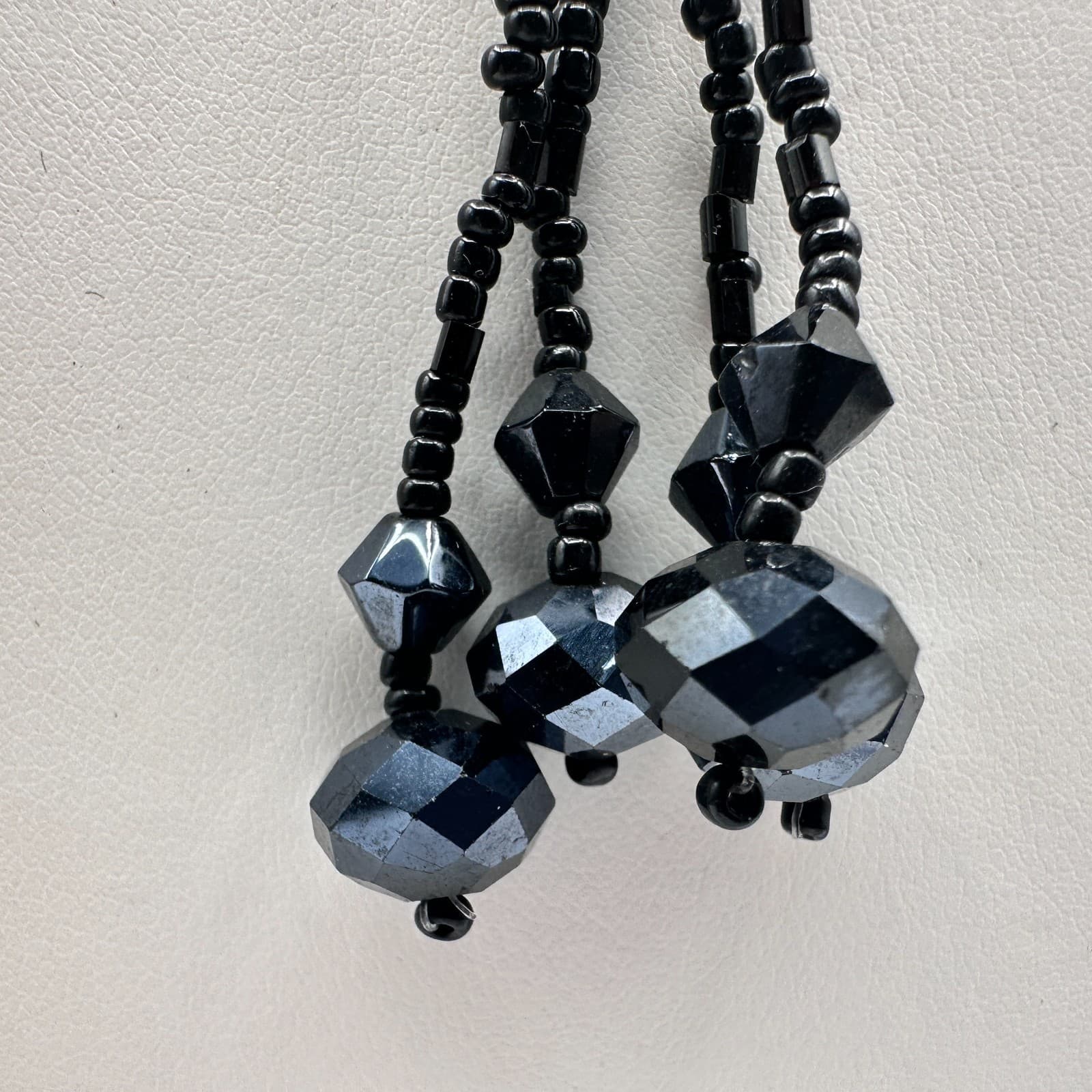 Vintage 90s Black Seed Bead Lariat Necklace Faceted Glass Tassel Boho Jewelry - Thumbnail 3