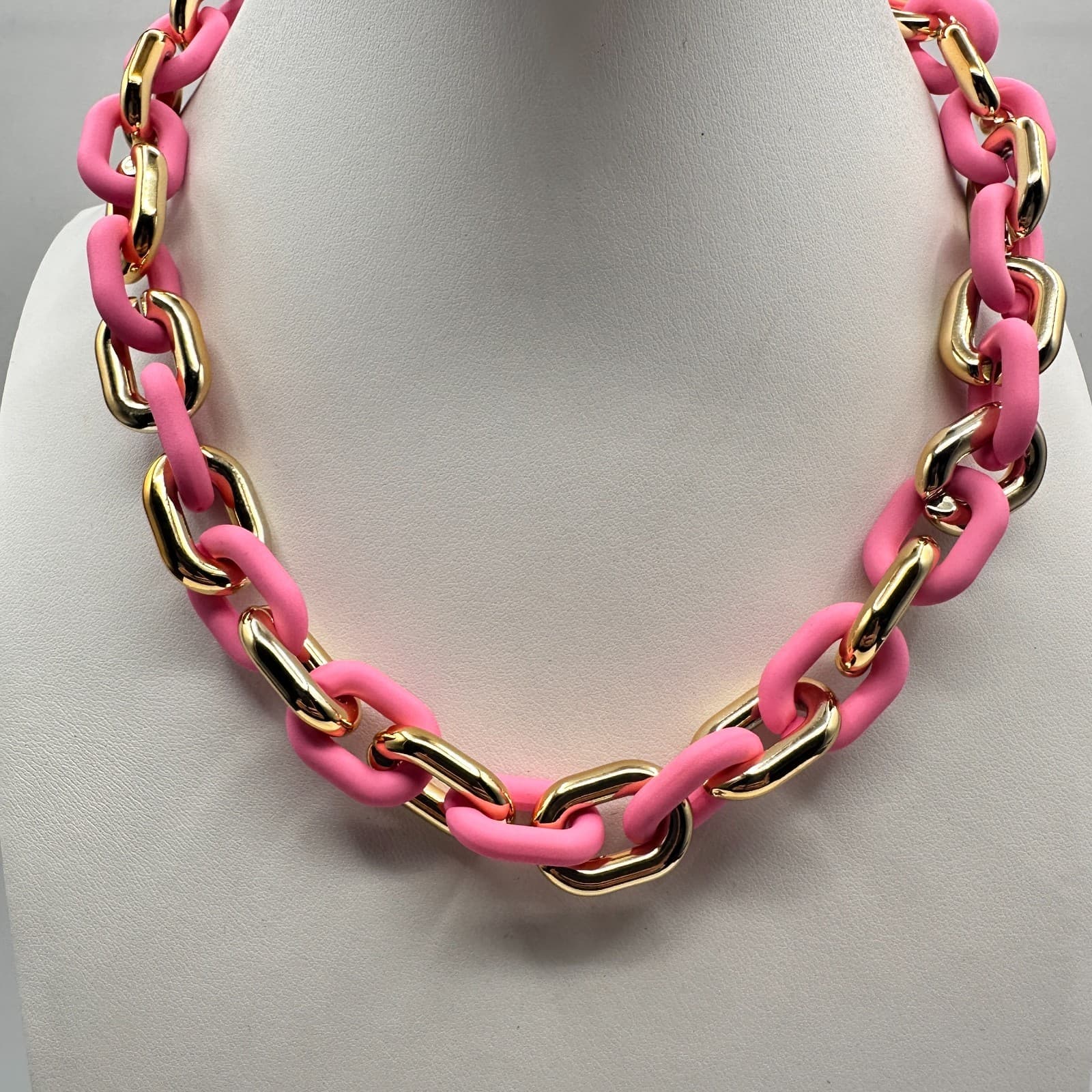 Modern Y2K Pink Gold Tone Chunky Link Chain Necklace Women's Jewelry - Image 1