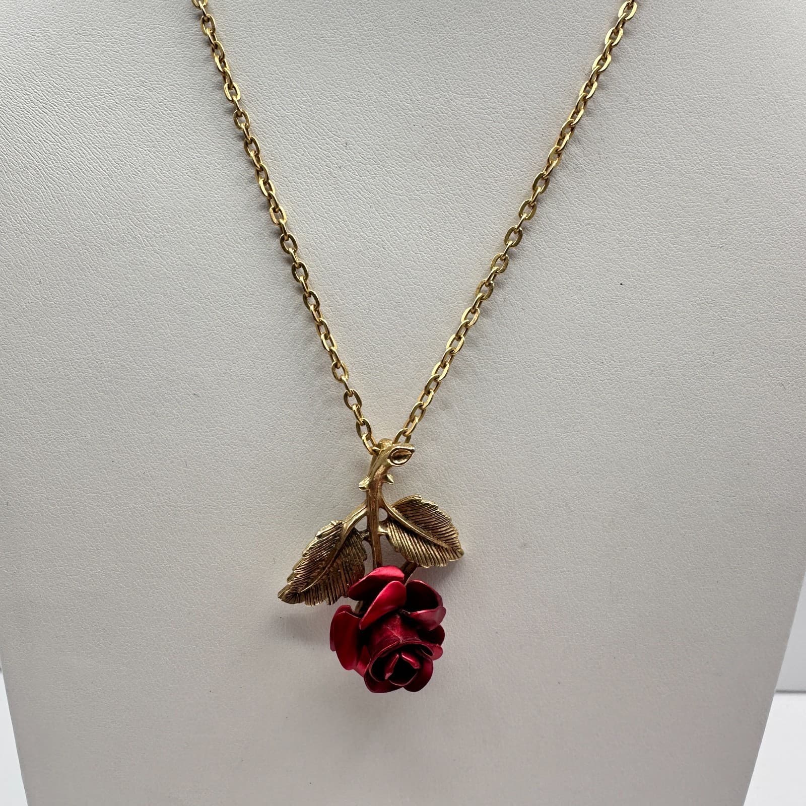 Vintage 80s Red Enamel Rose Necklace Gold Tone Floral Pendant Romantic Jewelry - Thumbnail 8