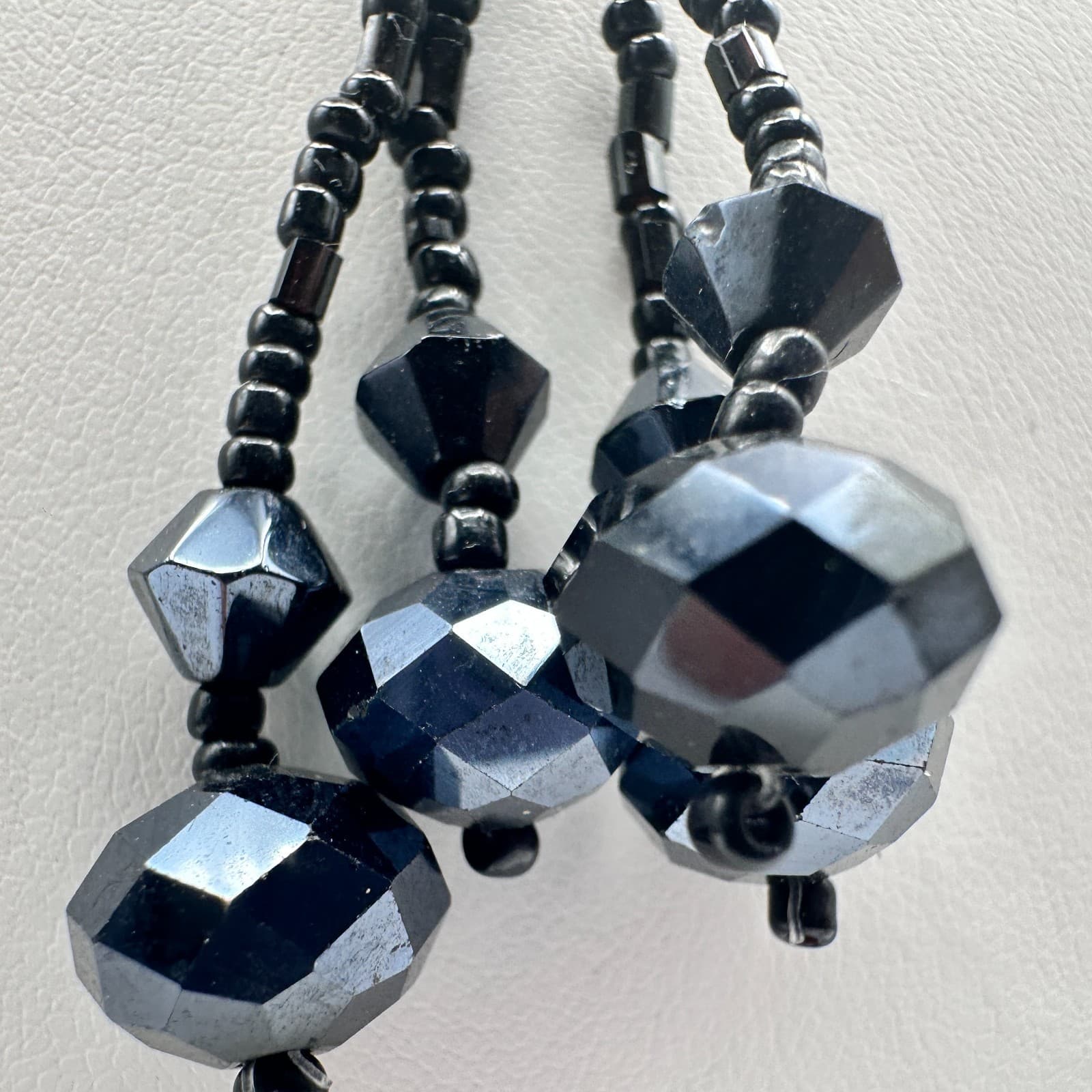 Vintage 90s Black Seed Bead Lariat Necklace Faceted Glass Tassel Boho Jewelry - Thumbnail 5