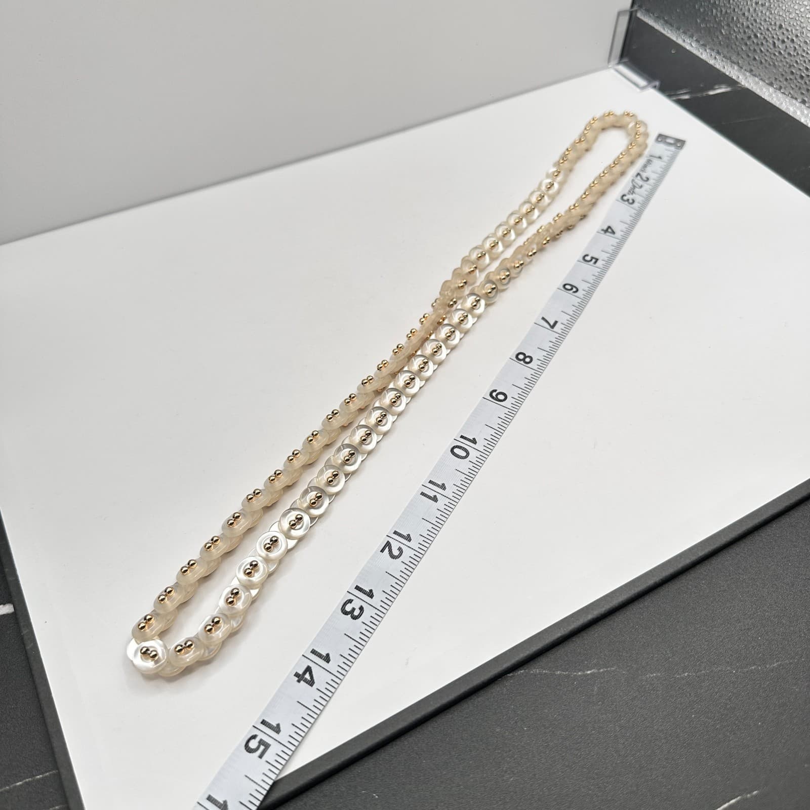 Vintage 90s White MOP Shell Button Collar Necklace Gold Tone Beads Runway Style - Thumbnail 8