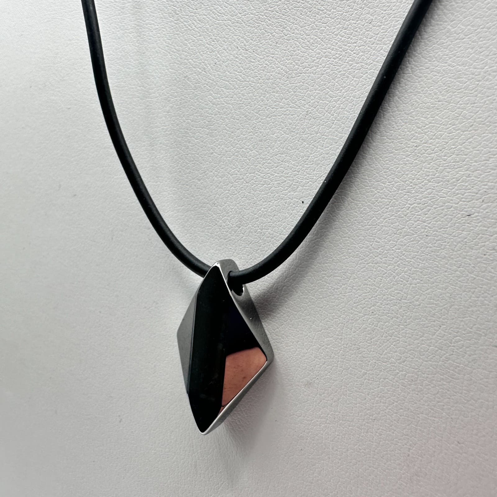 Vintage 90s Silver Geometric Diamond-shaped Rhombus Pendant Black Cord Necklace - Thumbnail 6