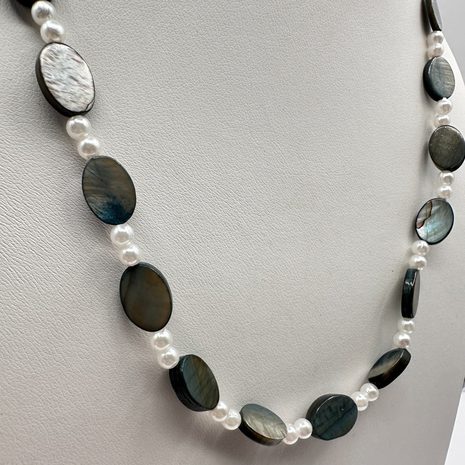 Vintage 90s Beaded Necklace Set Blue Lace Agate Pearl Shell Grey Classic Jewelry - Thumbnail 12