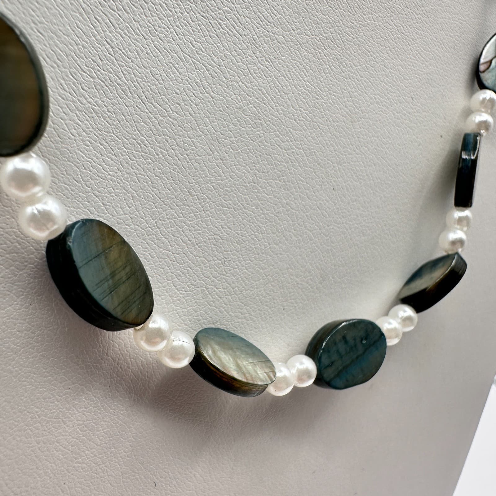 Vintage 90s Beaded Necklace Set Blue Lace Agate Pearl Shell Grey Classic Jewelry - Thumbnail 13