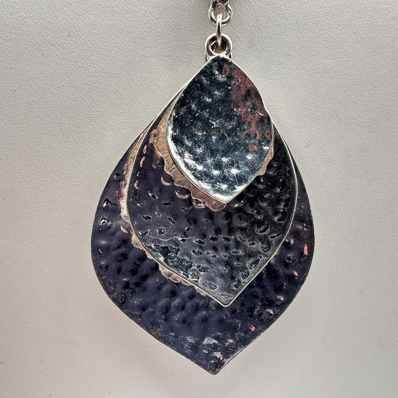 Vintage 90s Hammered Silver Tone Multi-Layer Teardrop Pendant Necklace Statement - Thumbnail 7