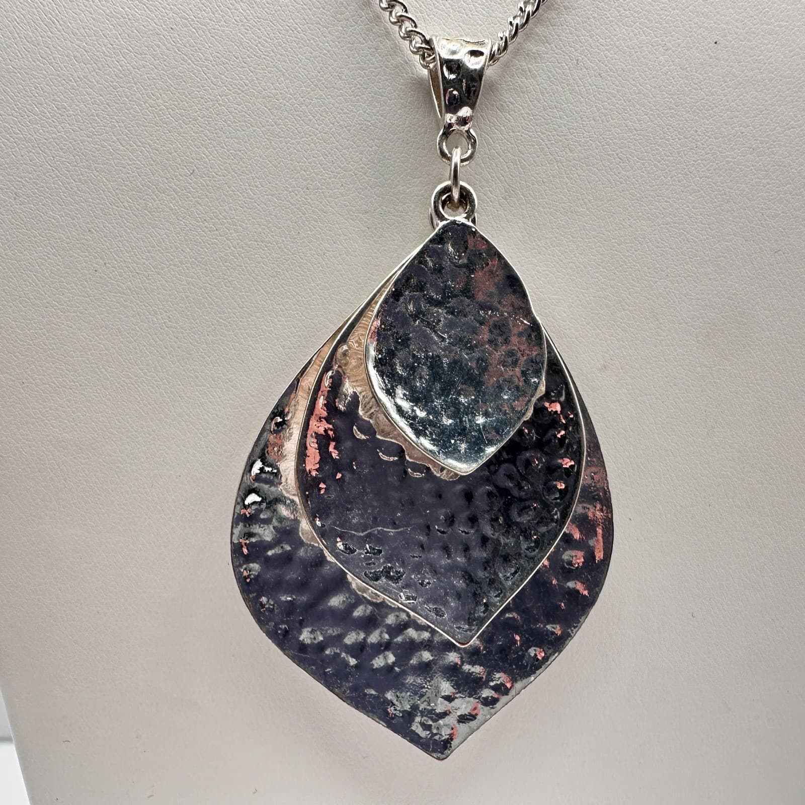 Vintage 90s Hammered Silver Tone Multi-Layer Teardrop Pendant Necklace Statement - Thumbnail 3