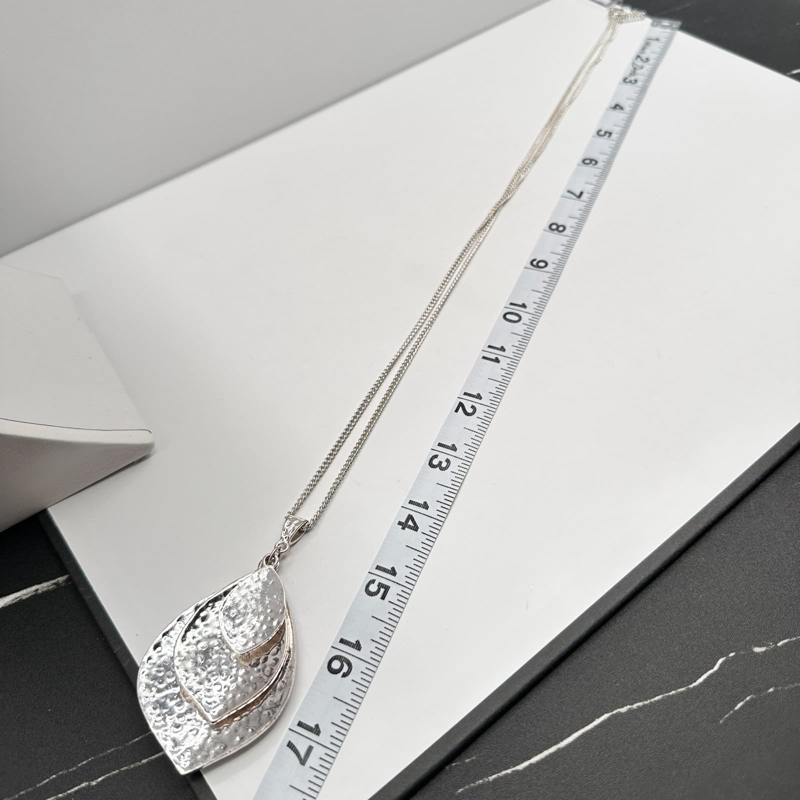 Vintage 90s Hammered Silver Tone Multi-Layer Teardrop Pendant Necklace Statement - Thumbnail 10