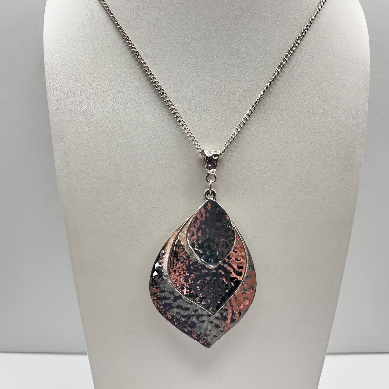 Vintage 90s Hammered Silver Tone Multi-Layer Teardrop Pendant Necklace Statement - Thumbnail 8