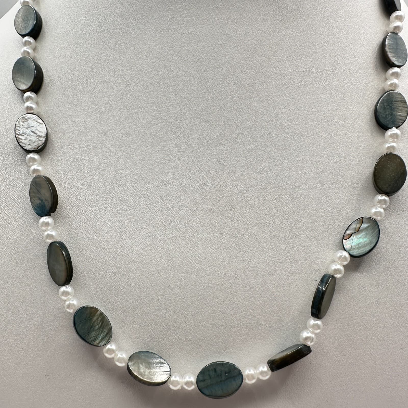 Vintage 90s Beaded Necklace Set Blue Lace Agate Pearl Shell Grey Classic Jewelry - Thumbnail 9