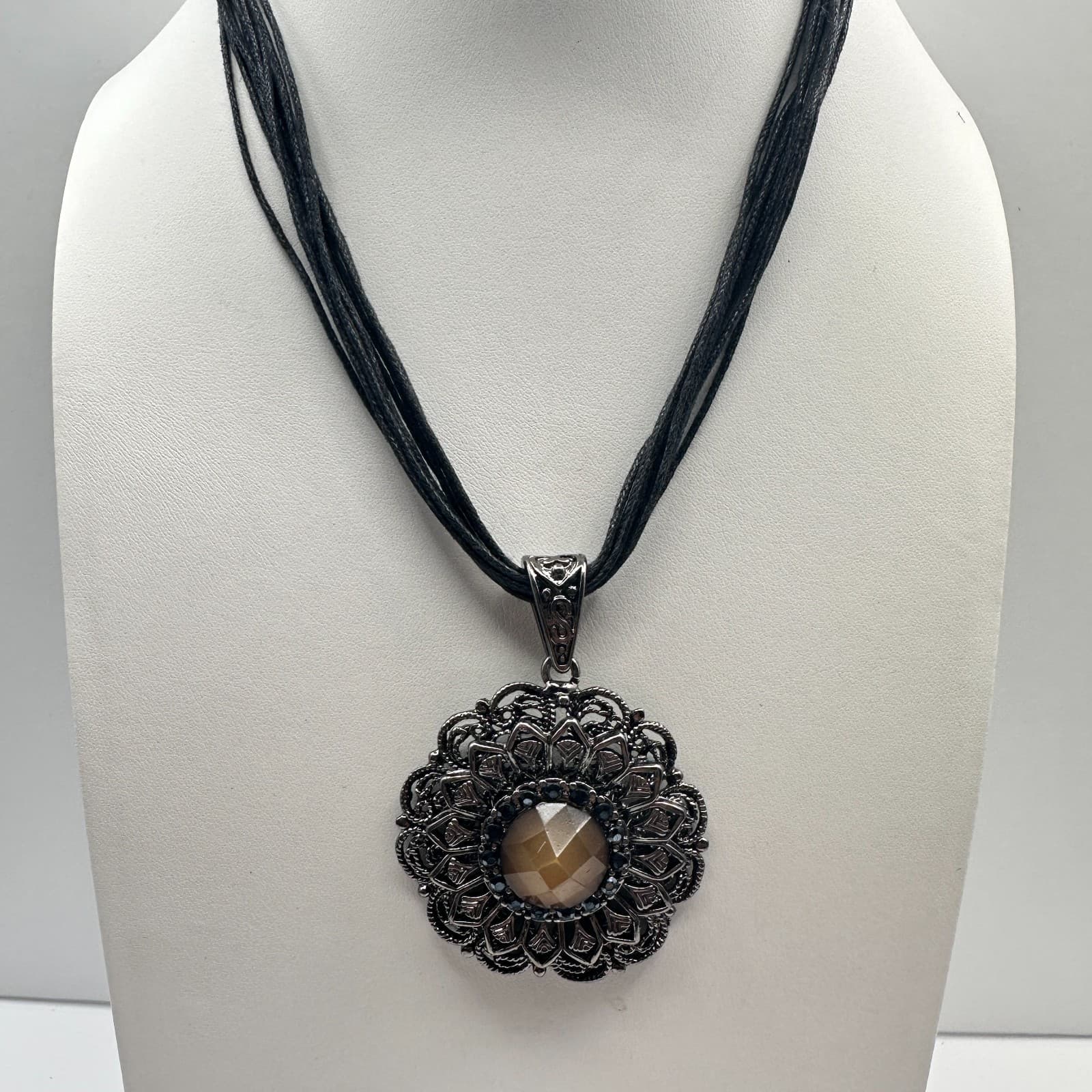 Vintage 90s Mandala Flower Pendant Necklace Black Cord Boho Style Brown Glass - Thumbnail 2