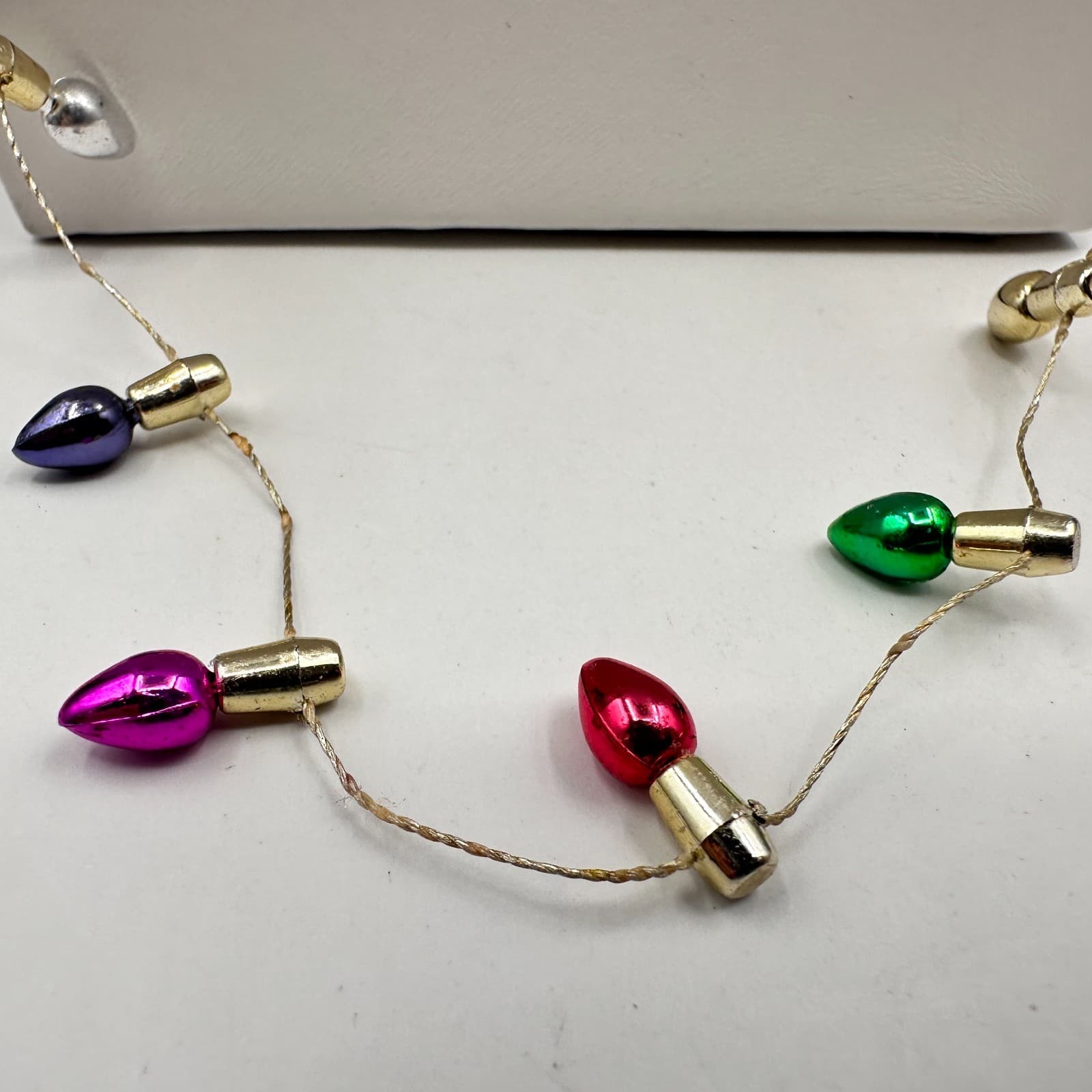 Vintage Y2K Christmas Light Bulb Ornaments Necklace Gold Tone Women's Jewelry - Thumbnail 3