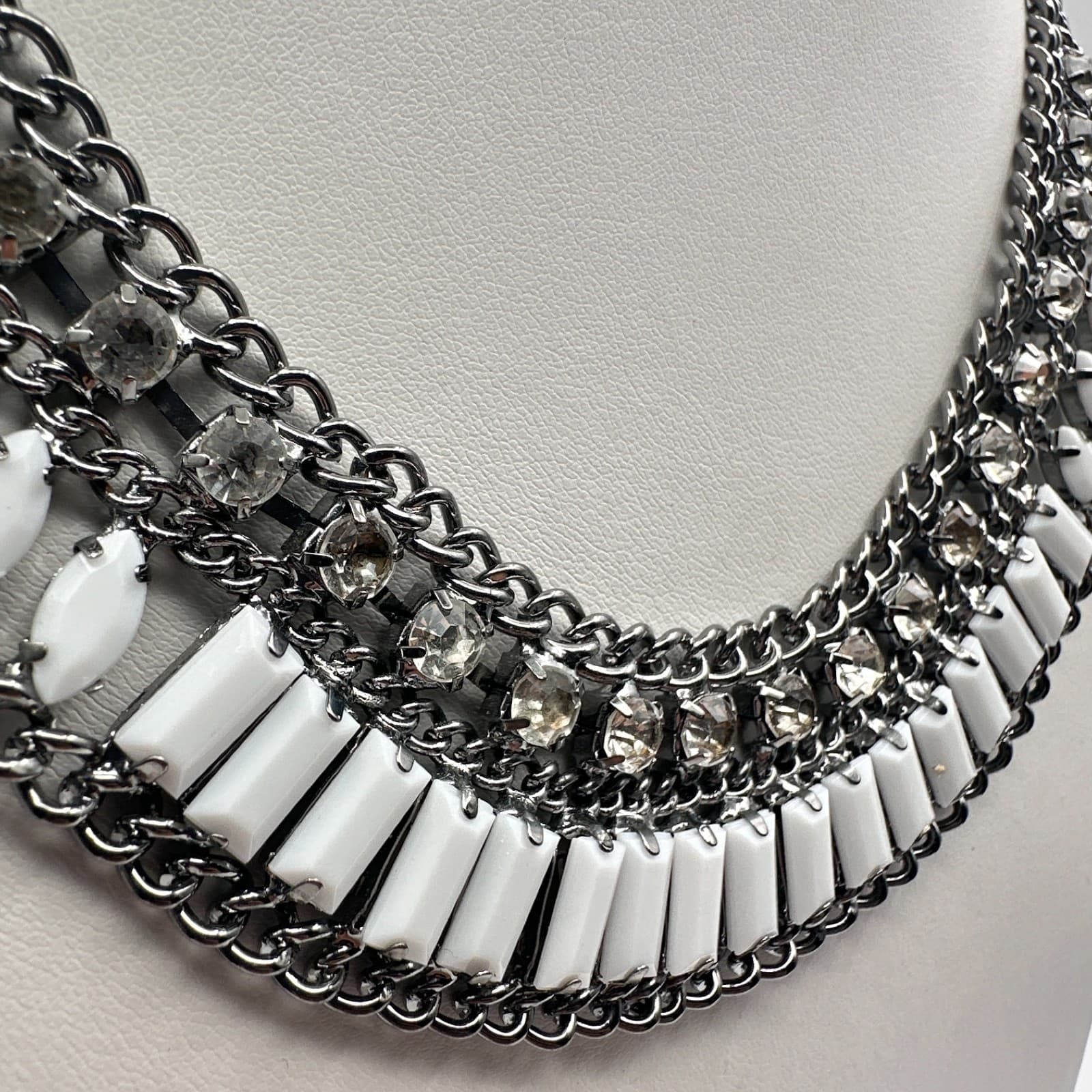 Vintage Y2K White Acrylic Baguette Necklace Layered Silver Tone Women's Jewelry - Thumbnail 6