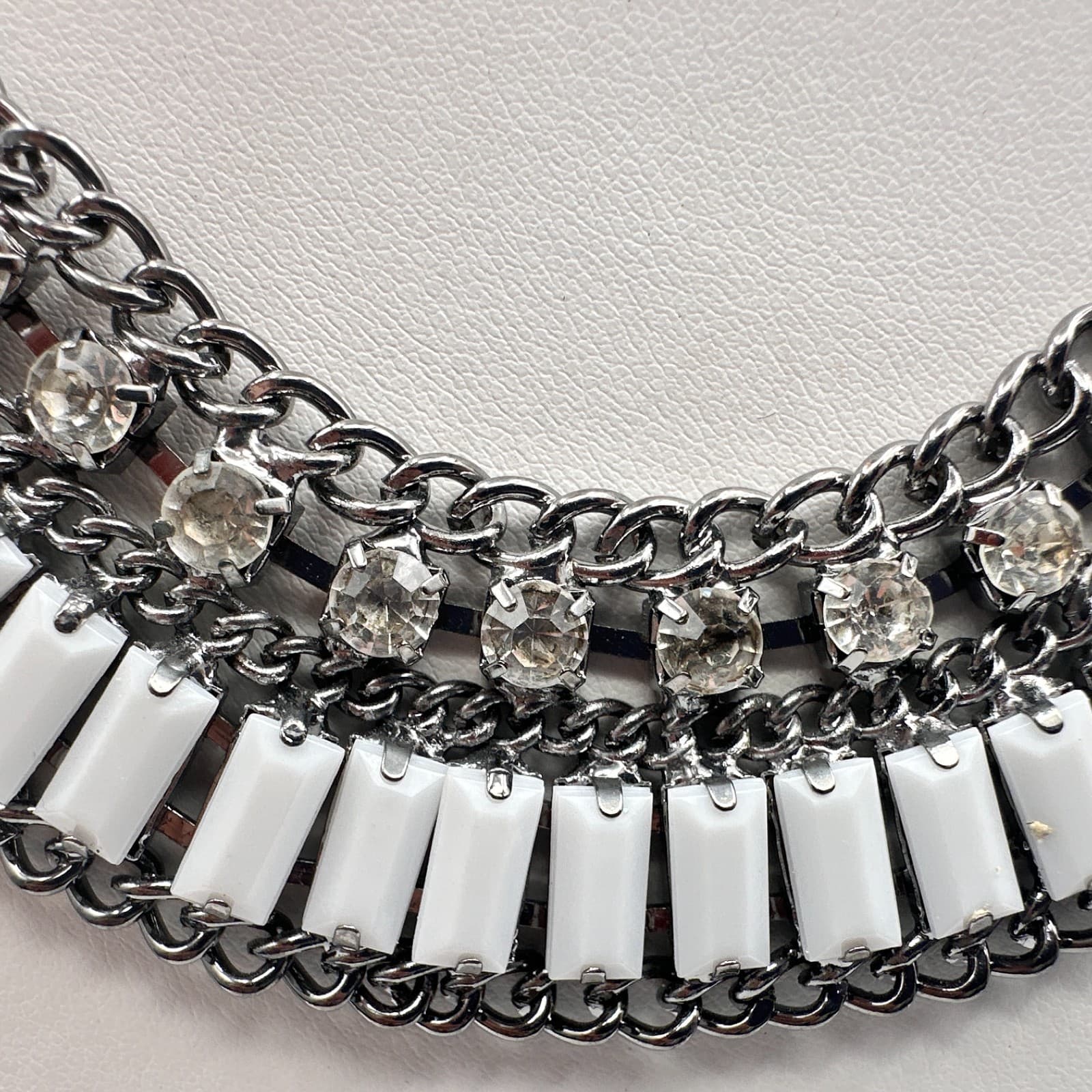 Vintage Y2K White Acrylic Baguette Necklace Layered Silver Tone Women's Jewelry - Thumbnail 3
