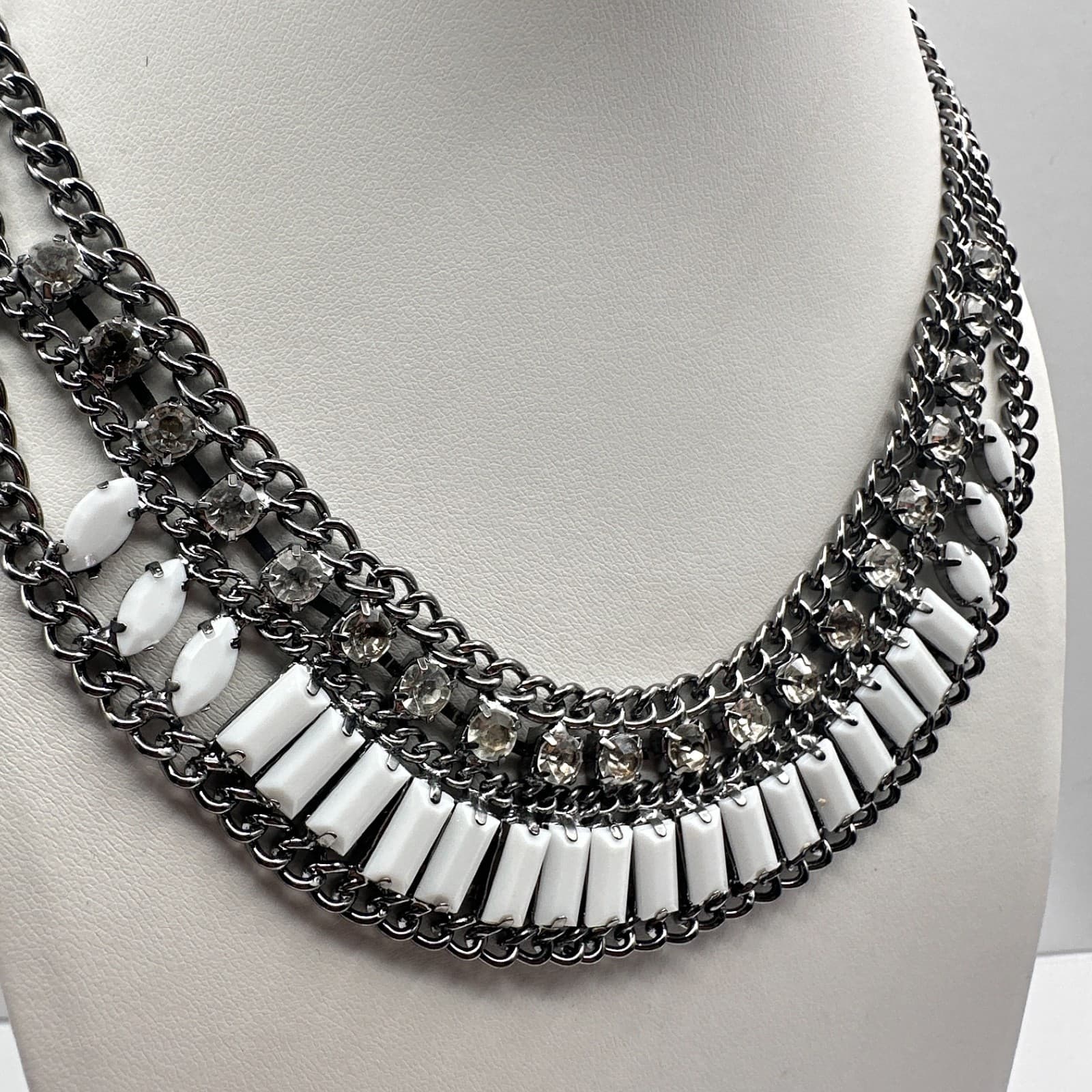 Vintage Y2K White Acrylic Baguette Necklace Layered Silver Tone Women's Jewelry - Thumbnail 5
