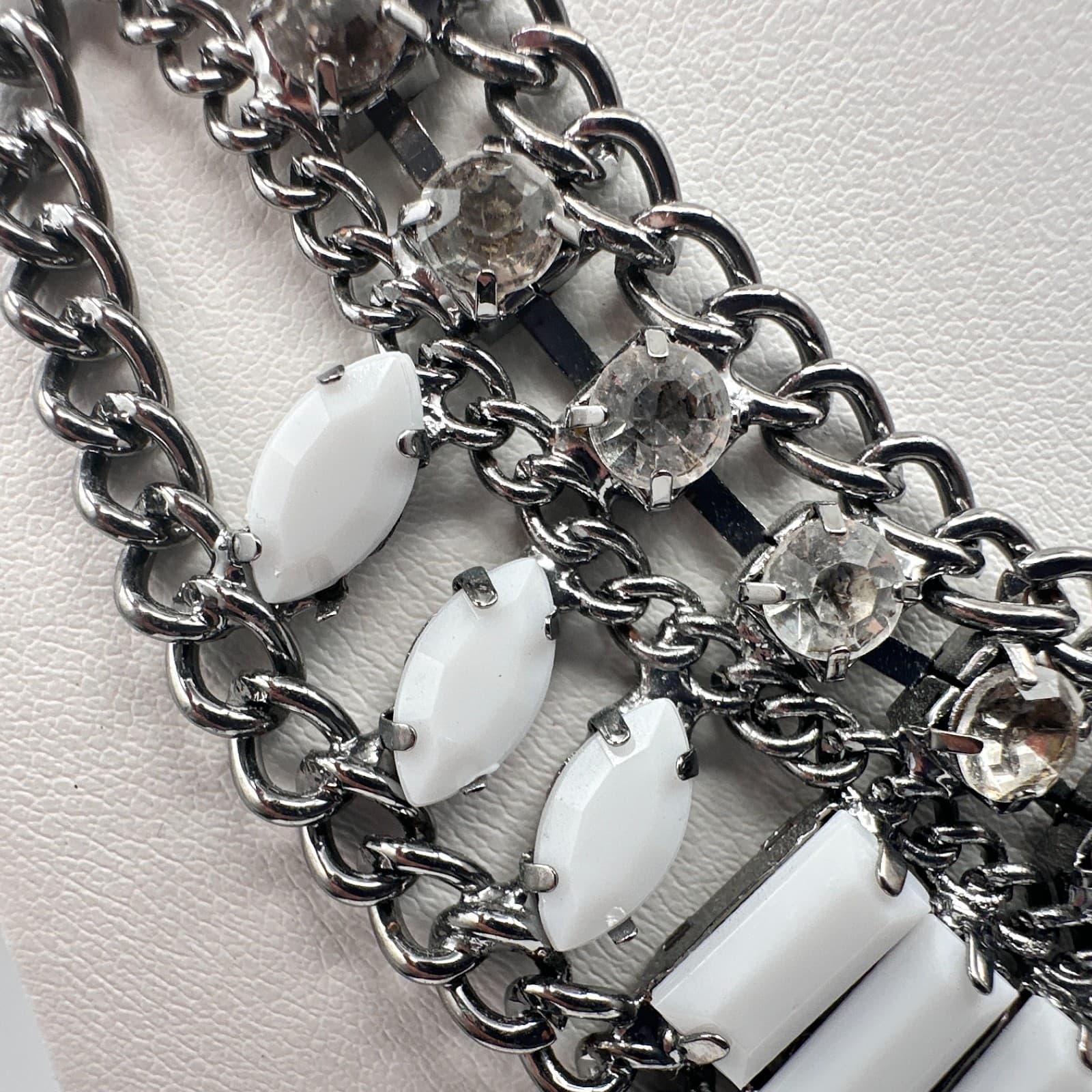 Vintage Y2K White Acrylic Baguette Necklace Layered Silver Tone Women's Jewelry - Thumbnail 4
