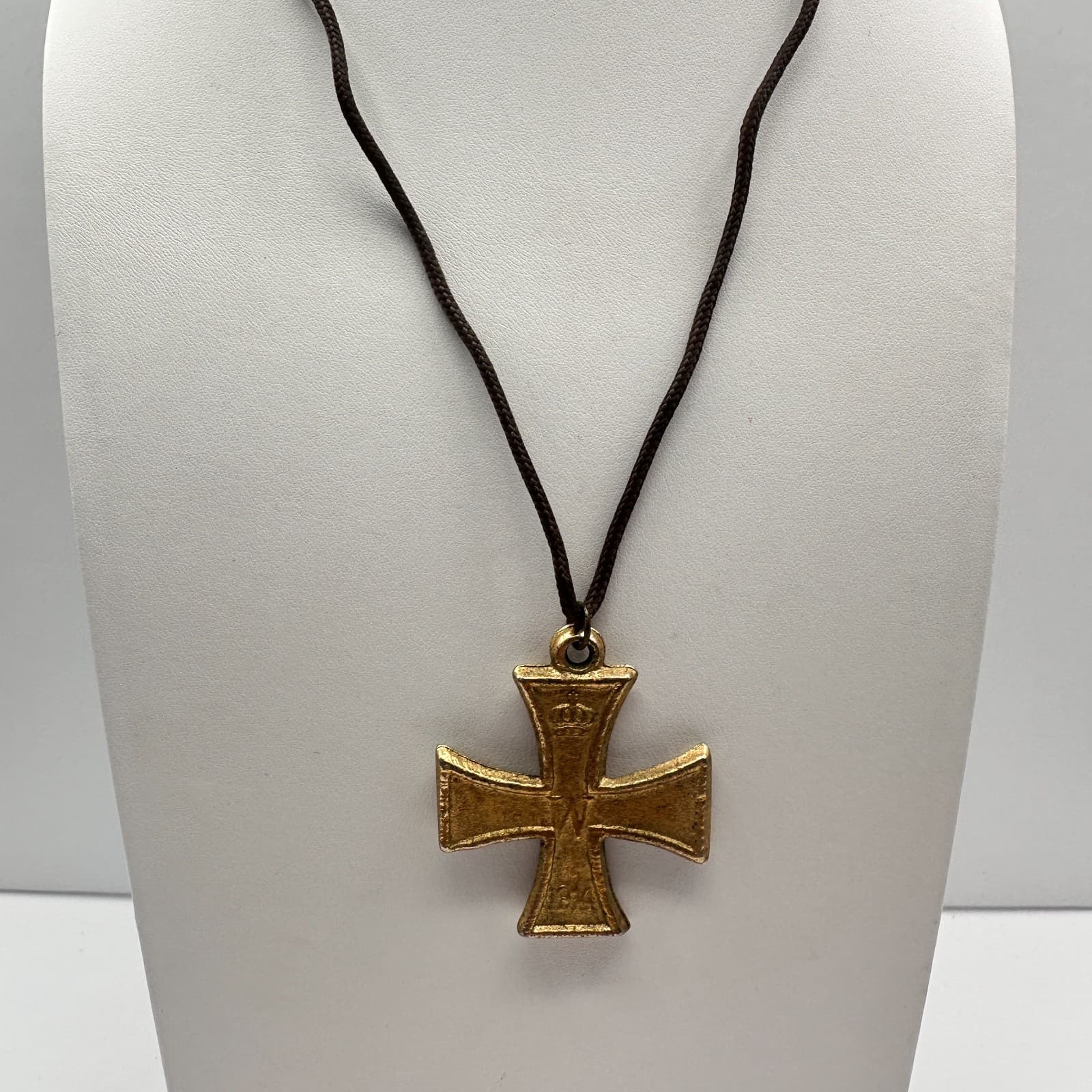 Vintage 1813 FW /1914 W German Iron Cross Pendant Necklace Gold Tone Jewelry - Thumbnail 2