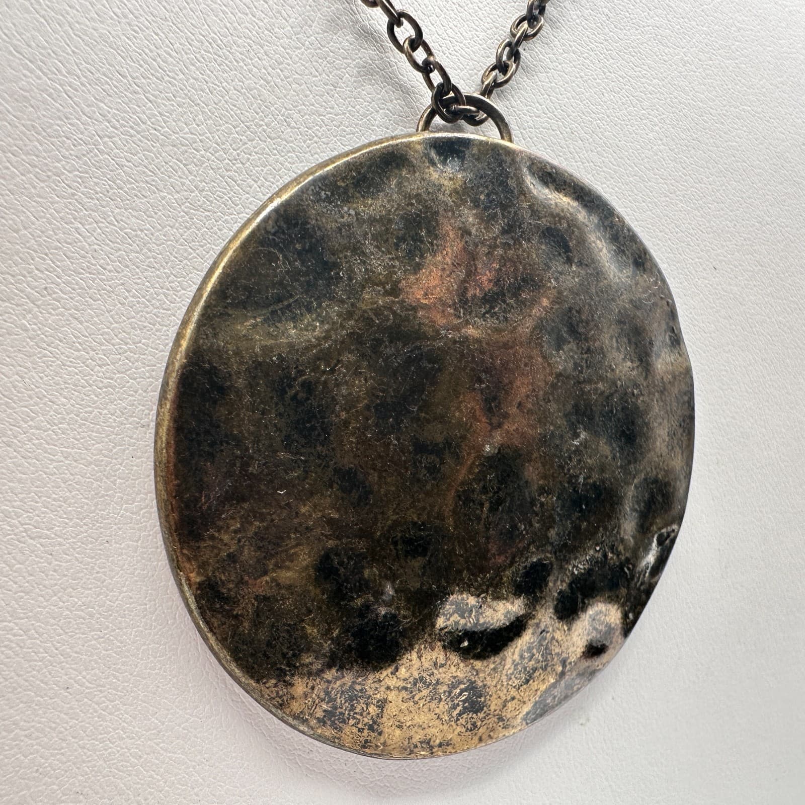 Vintage 80s Hammered Medallion Pendant Necklace Bronze Tone Women's Jewelry - Thumbnail 5
