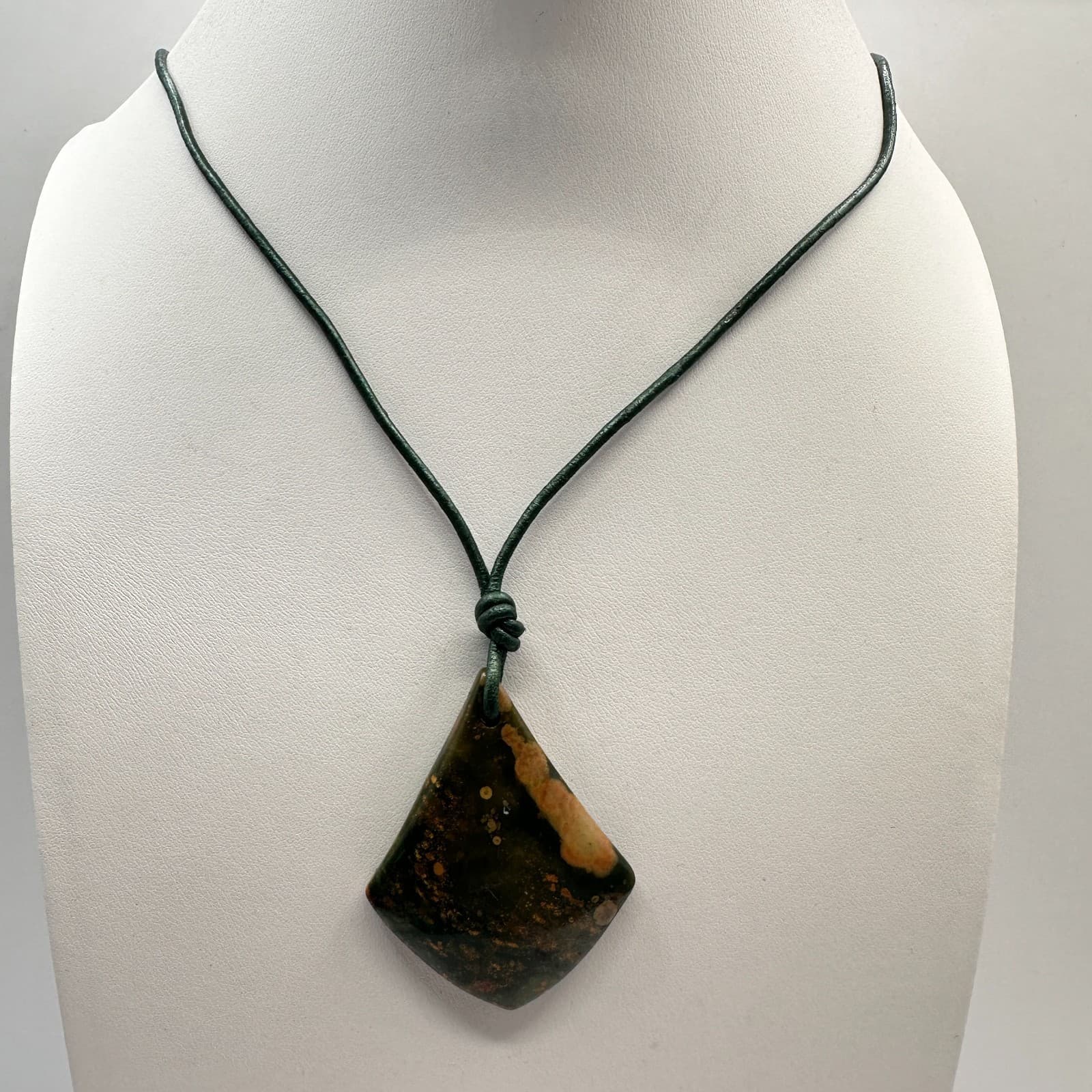 Vintage 90s Green Lozenge Jasper Pendant Necklace Rustic Tone Women's Jewelry - Thumbnail 2