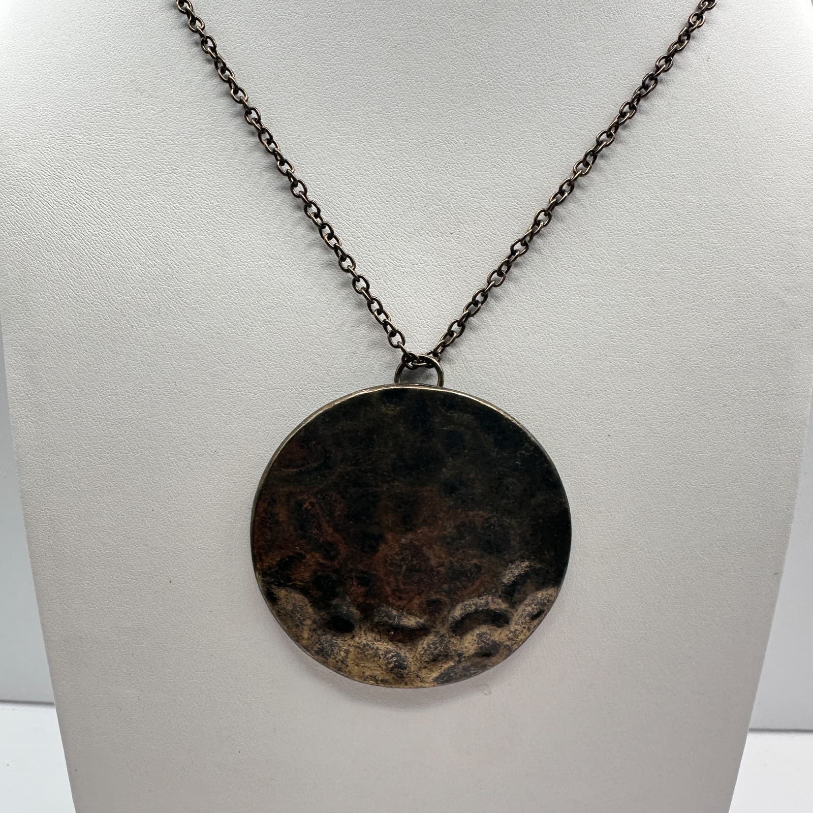 Vintage 80s Hammered Medallion Pendant Necklace Bronze Tone Women's Jewelry - Thumbnail 6