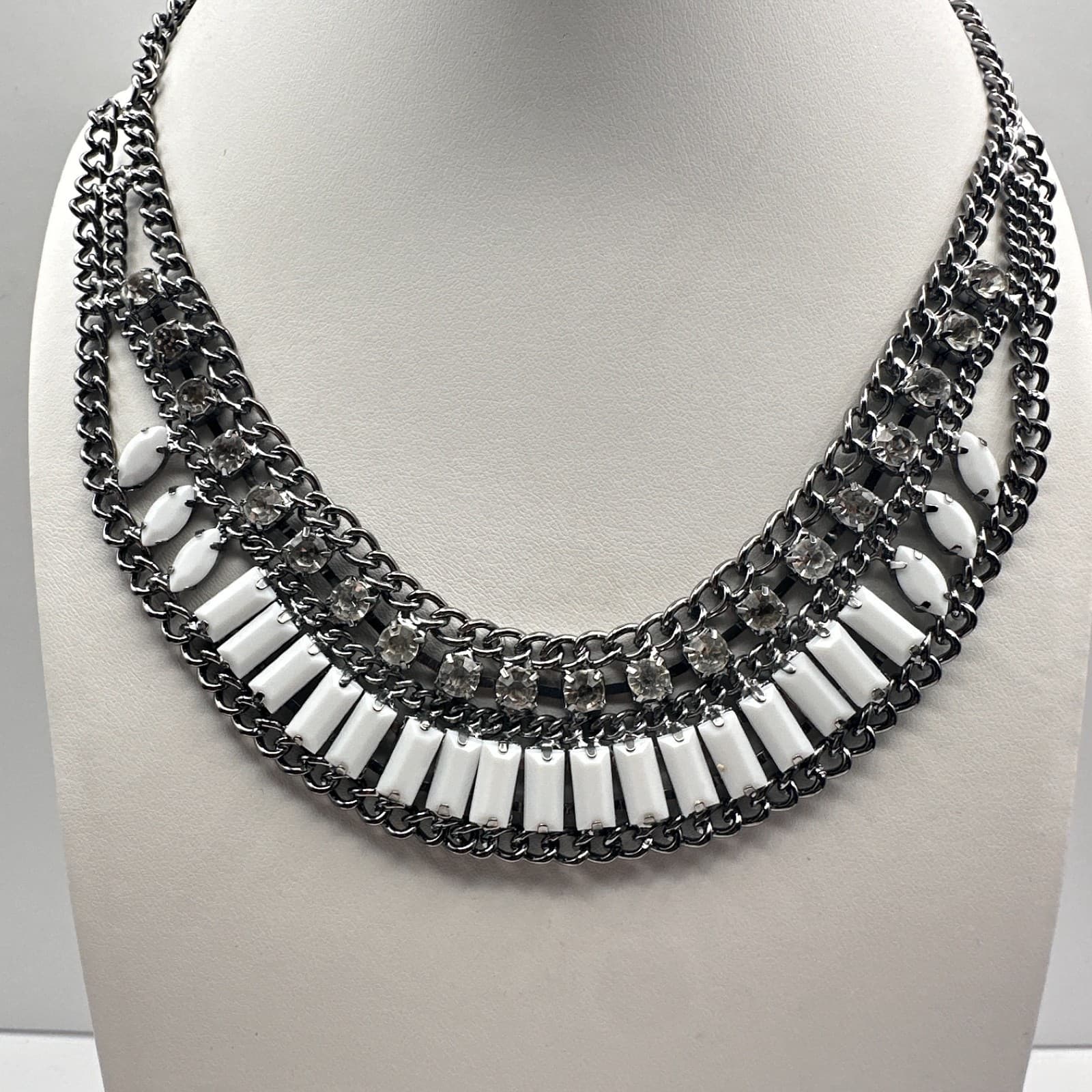 Vintage Y2K White Acrylic Baguette Necklace Layered Silver Tone Women's Jewelry - Thumbnail 2