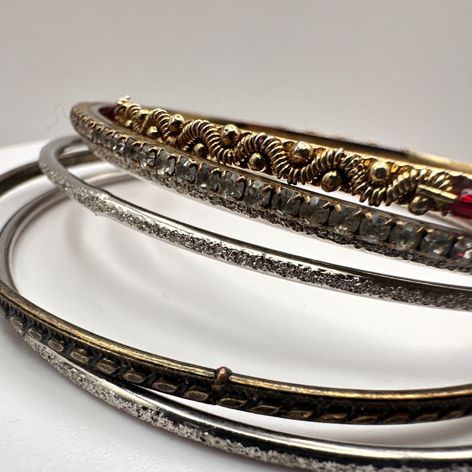 Vintage 90s Mixed Stack Bangle Bracelets Red Beads Multicolor Tone Jewelry - Thumbnail 2