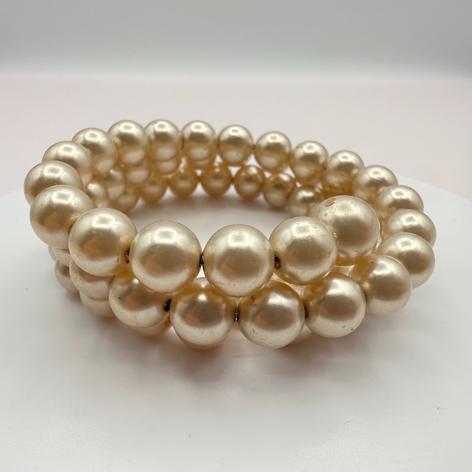 Vintage 80s Chunky Gold Tone Faux Pearl Bead Stackable Stretch Bracelet Jewelry - Thumbnail 2