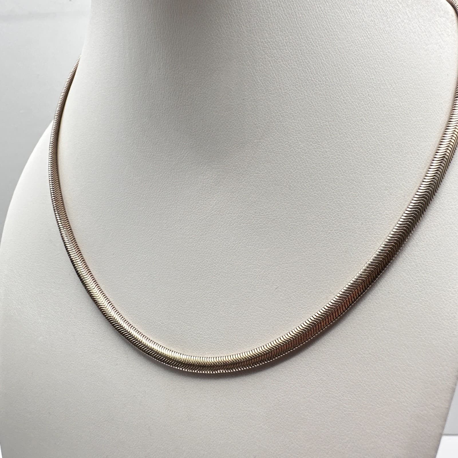 Vintage 90s Silver Tone Herringbone Snake Chain Choker Necklace Minimalist - Thumbnail 6