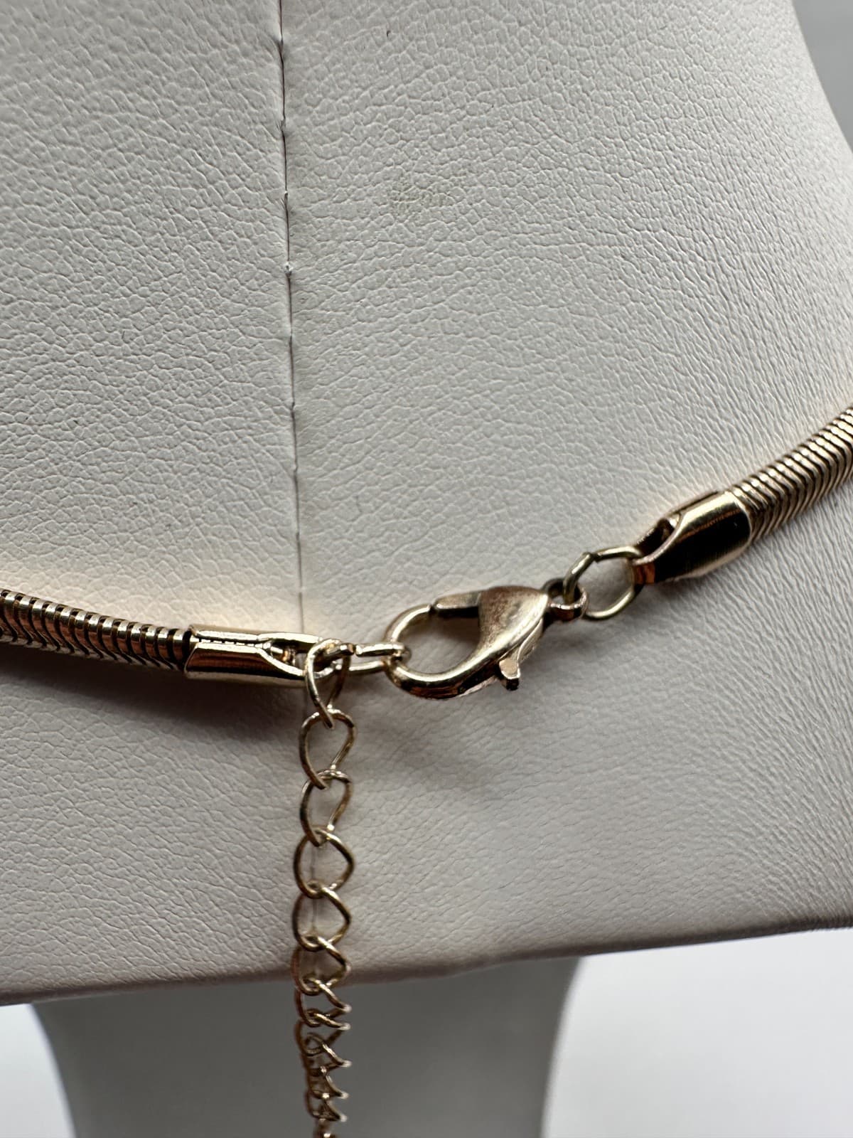 Vintage 90s Silver Tone Herringbone Snake Chain Choker Necklace Minimalist - Thumbnail 7