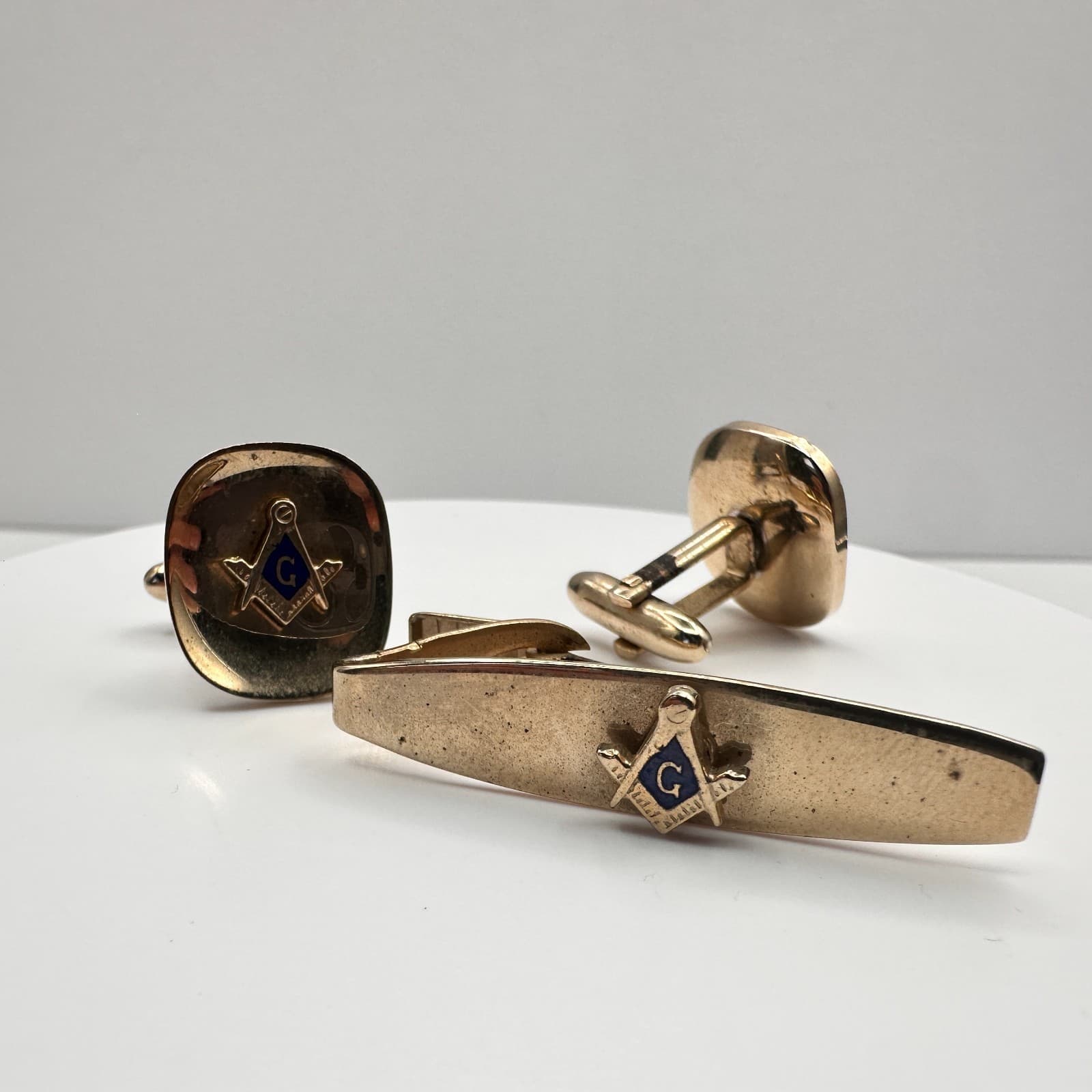 Vintage 90s Masonic Cufflinks & Tie Bar Set Gold Tone Blue Enamel Square Compass - Thumbnail 2