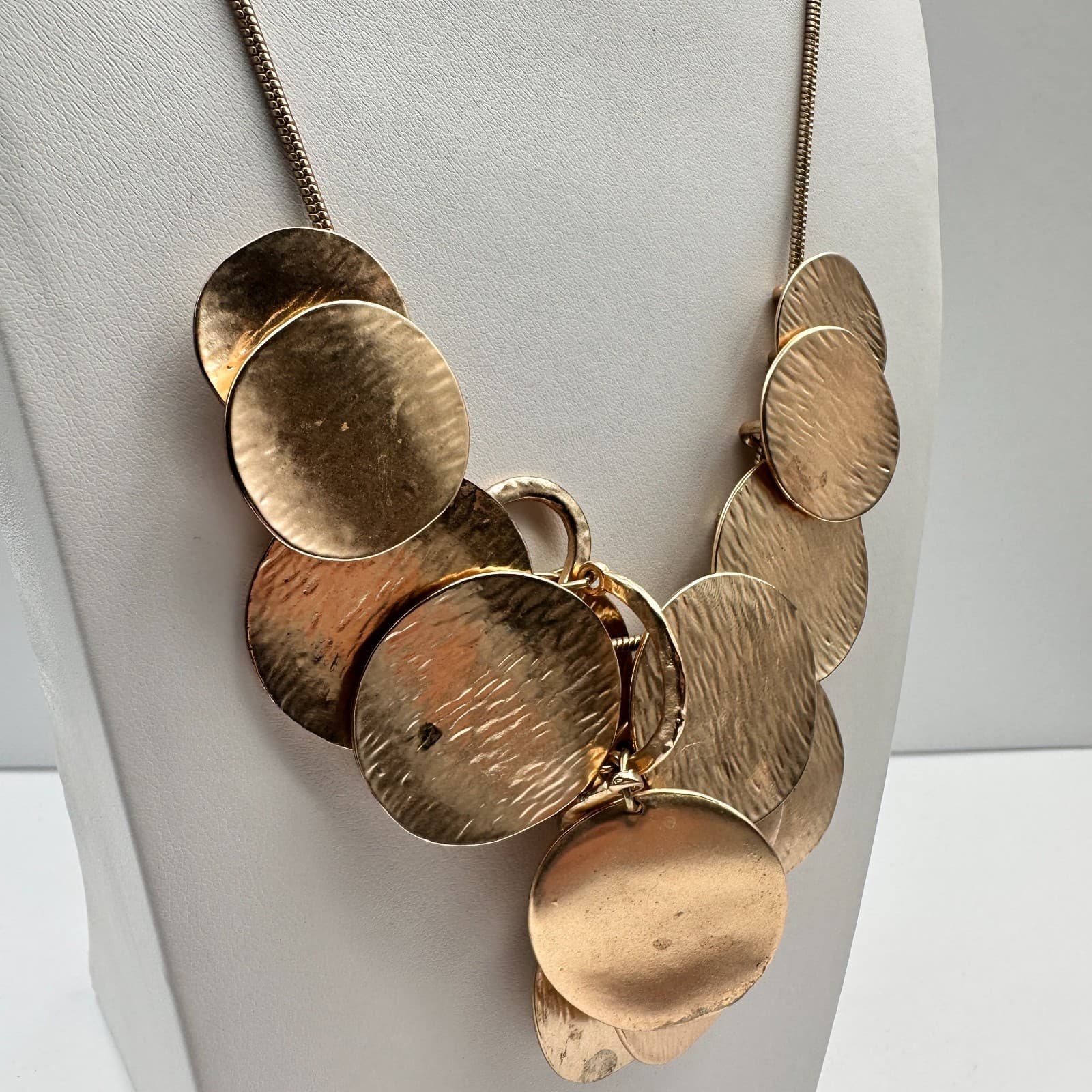 Vintage Y2K Gold Tone Hammered Disc Statement Bib Necklace Boho Women's Jewelry - Thumbnail 3