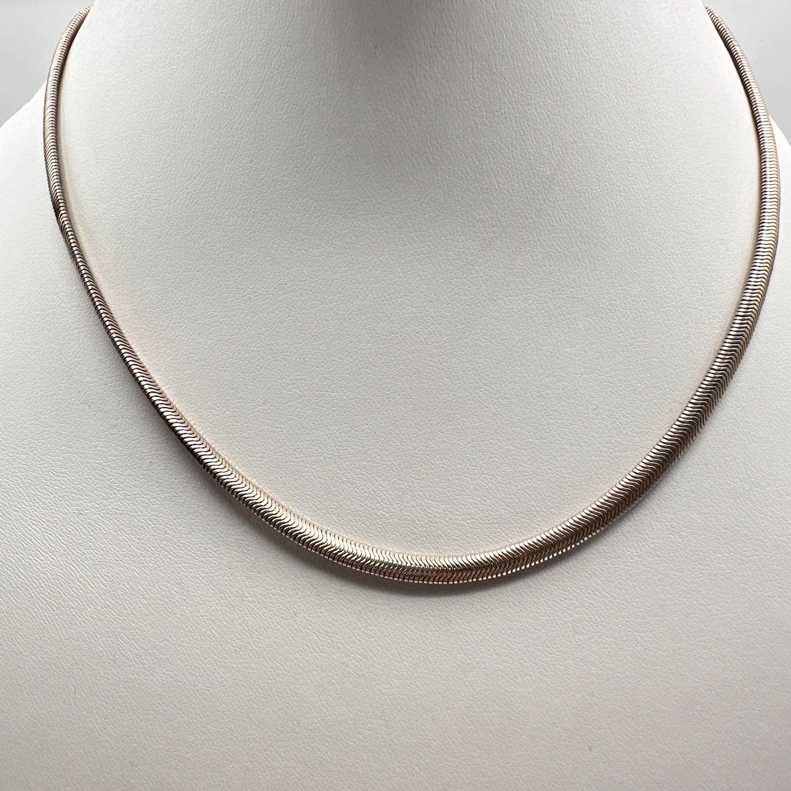 Vintage 90s Silver Tone Herringbone Snake Chain Choker Necklace Minimalist - Thumbnail 2