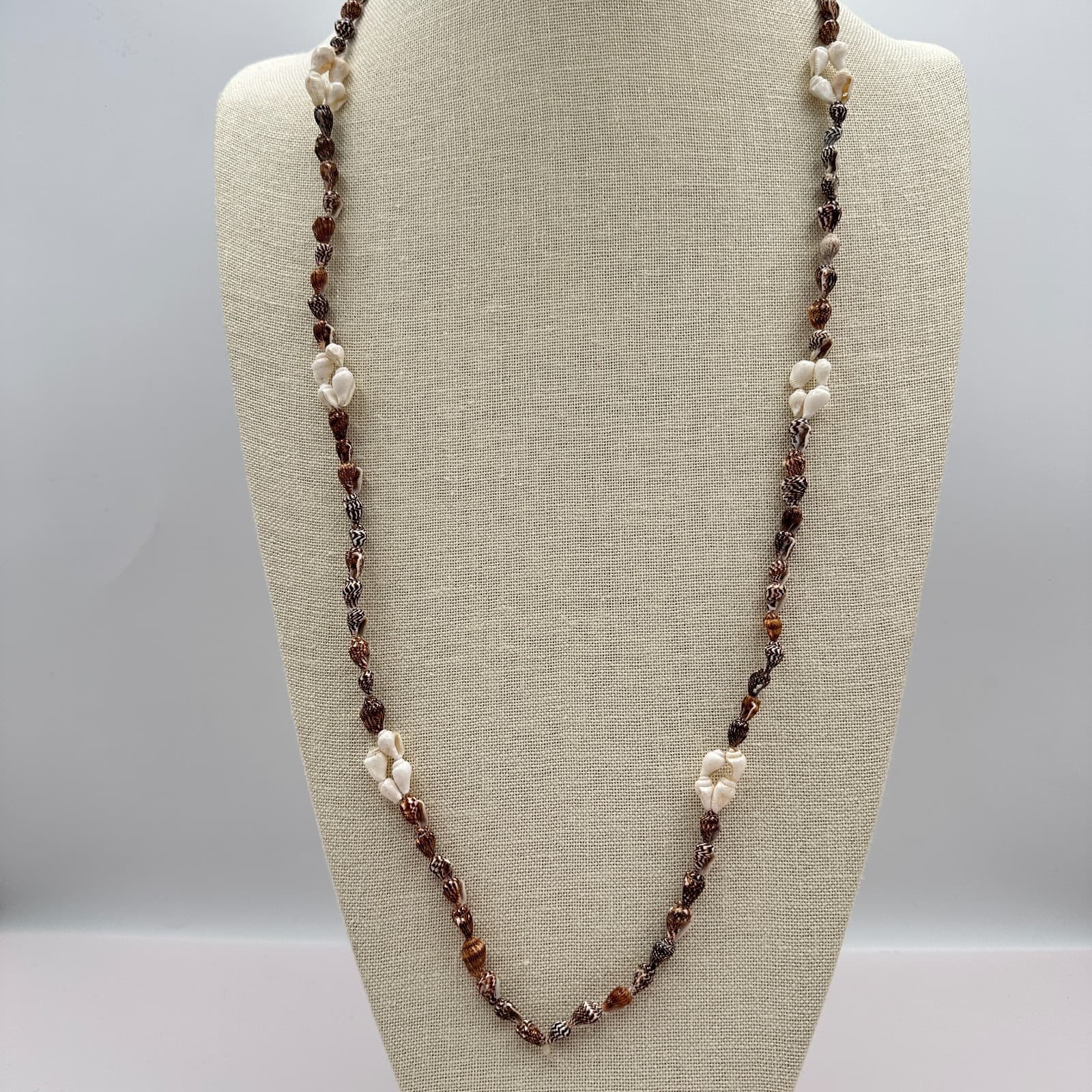 Vintage 80s Hawaiian Pukka Sea Shell Necklace White & Brown Beach Surfer Jewelry - Image 1