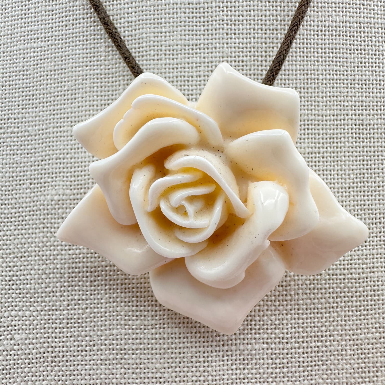 Vintage 80s Carved Rose Pendant Necklace Brown Cord & Cable Statement Jewelry - Thumbnail 3