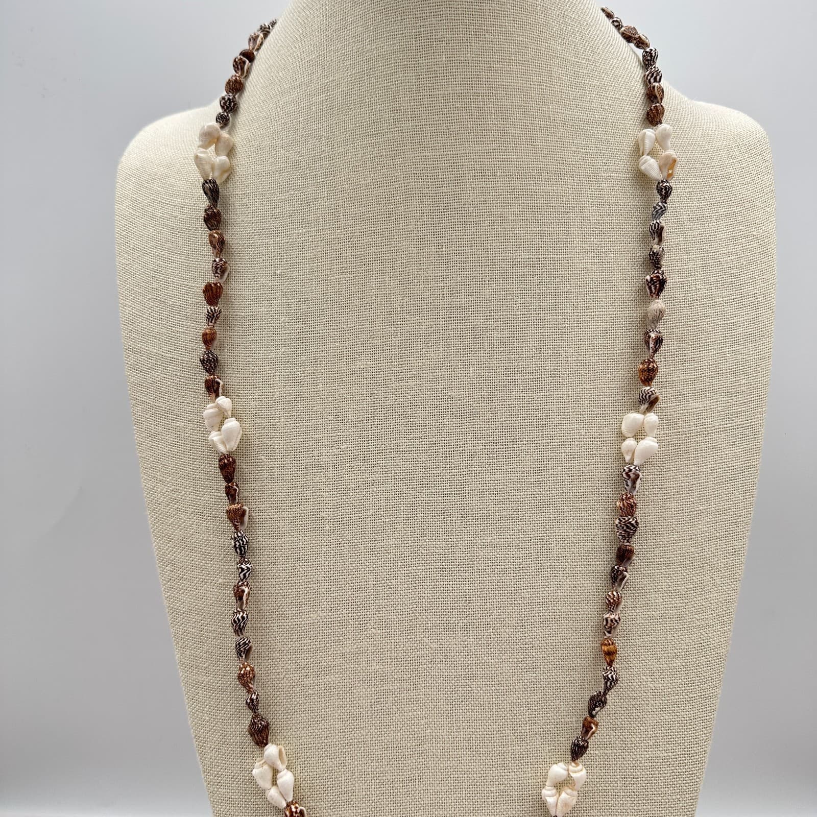 Vintage 80s Hawaiian Pukka Sea Shell Necklace White & Brown Beach Surfer Jewelry - Thumbnail 3