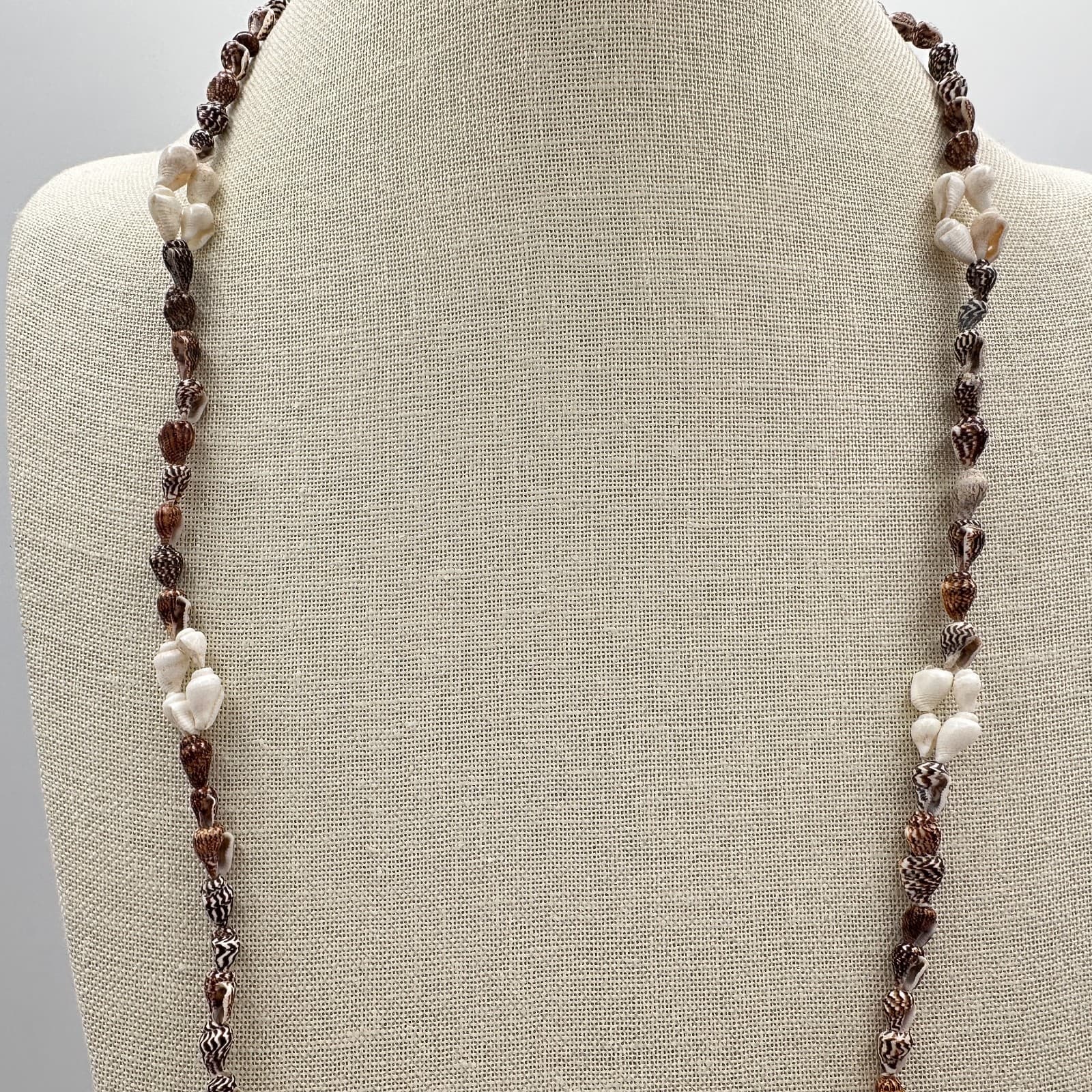 Vintage 80s Hawaiian Pukka Sea Shell Necklace White & Brown Beach Surfer Jewelry - Thumbnail 7