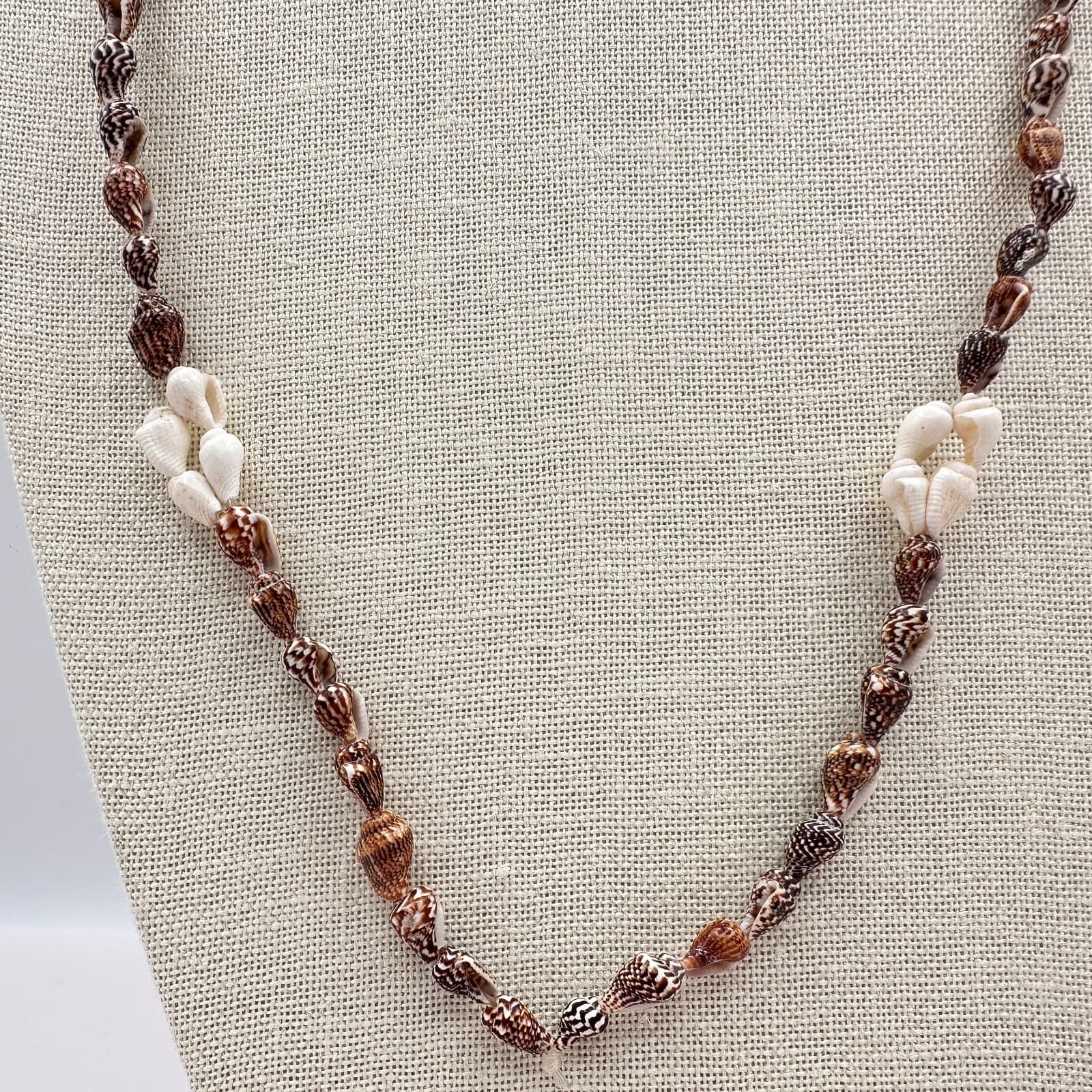 Vintage 80s Hawaiian Pukka Sea Shell Necklace White & Brown Beach Surfer Jewelry - Thumbnail 6